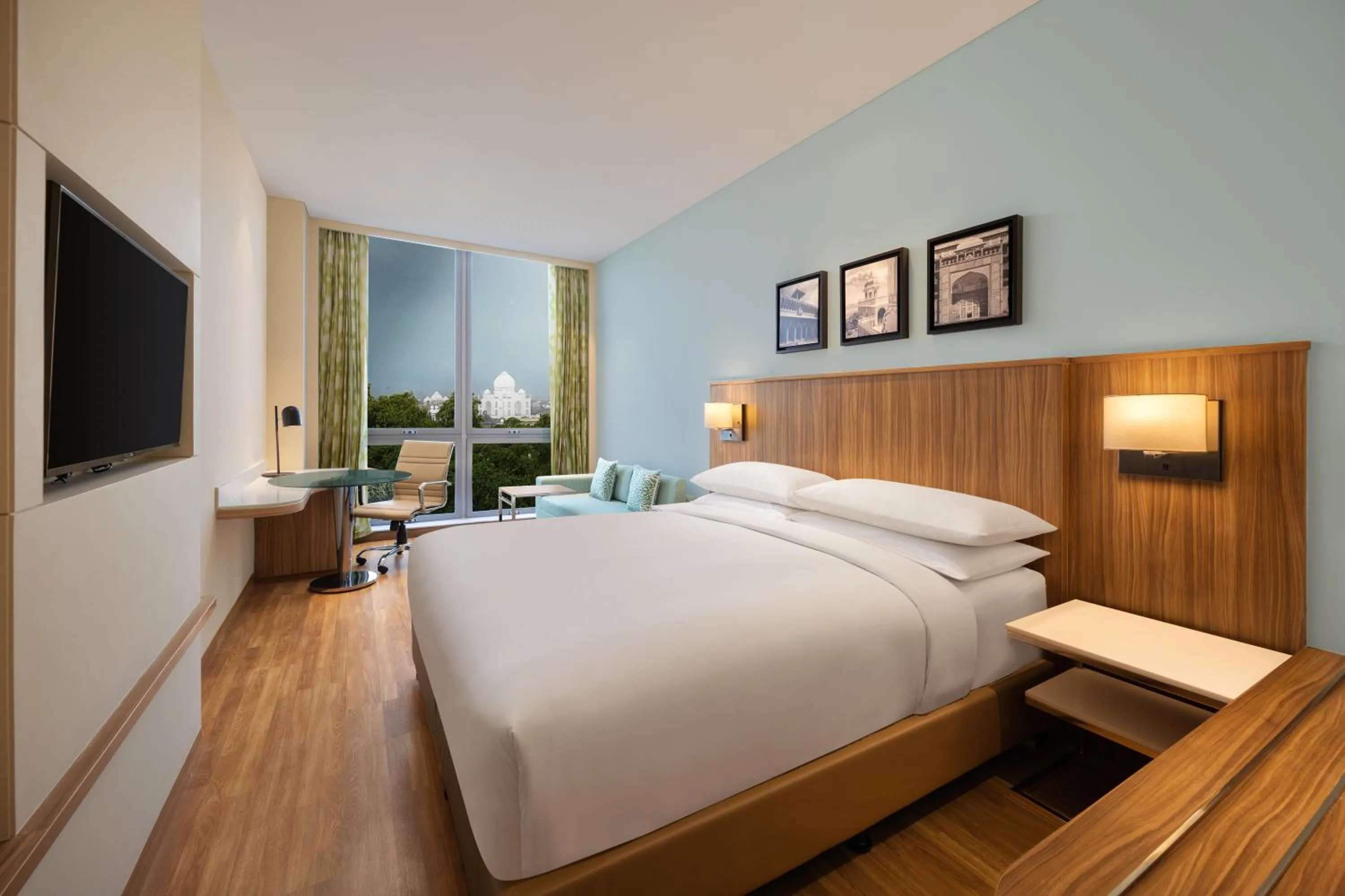 Bedroom, Bed in Fairfield by Marriott Agra