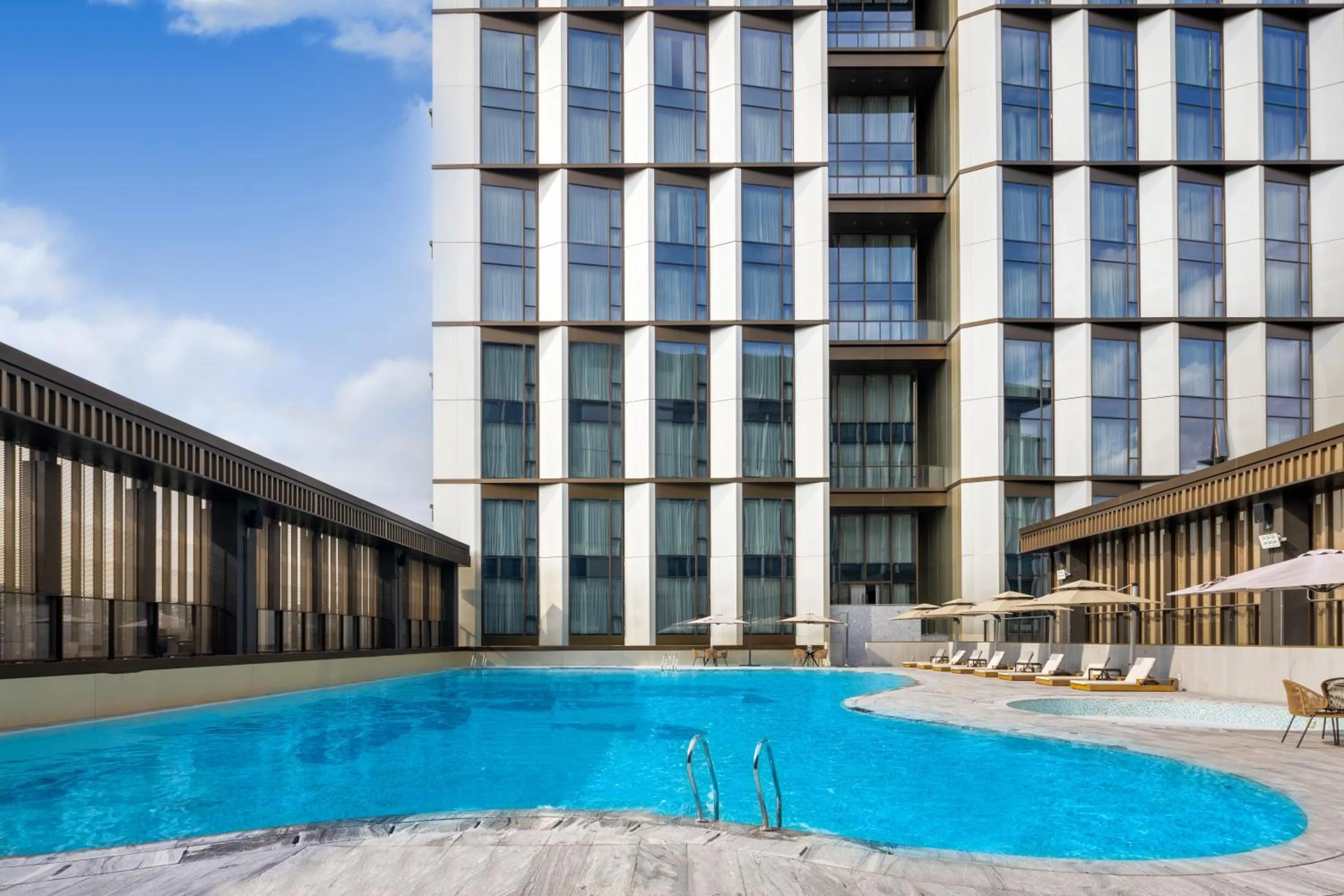Swimming pool in Four Points by Sheraton Guangzhou, Baiyun