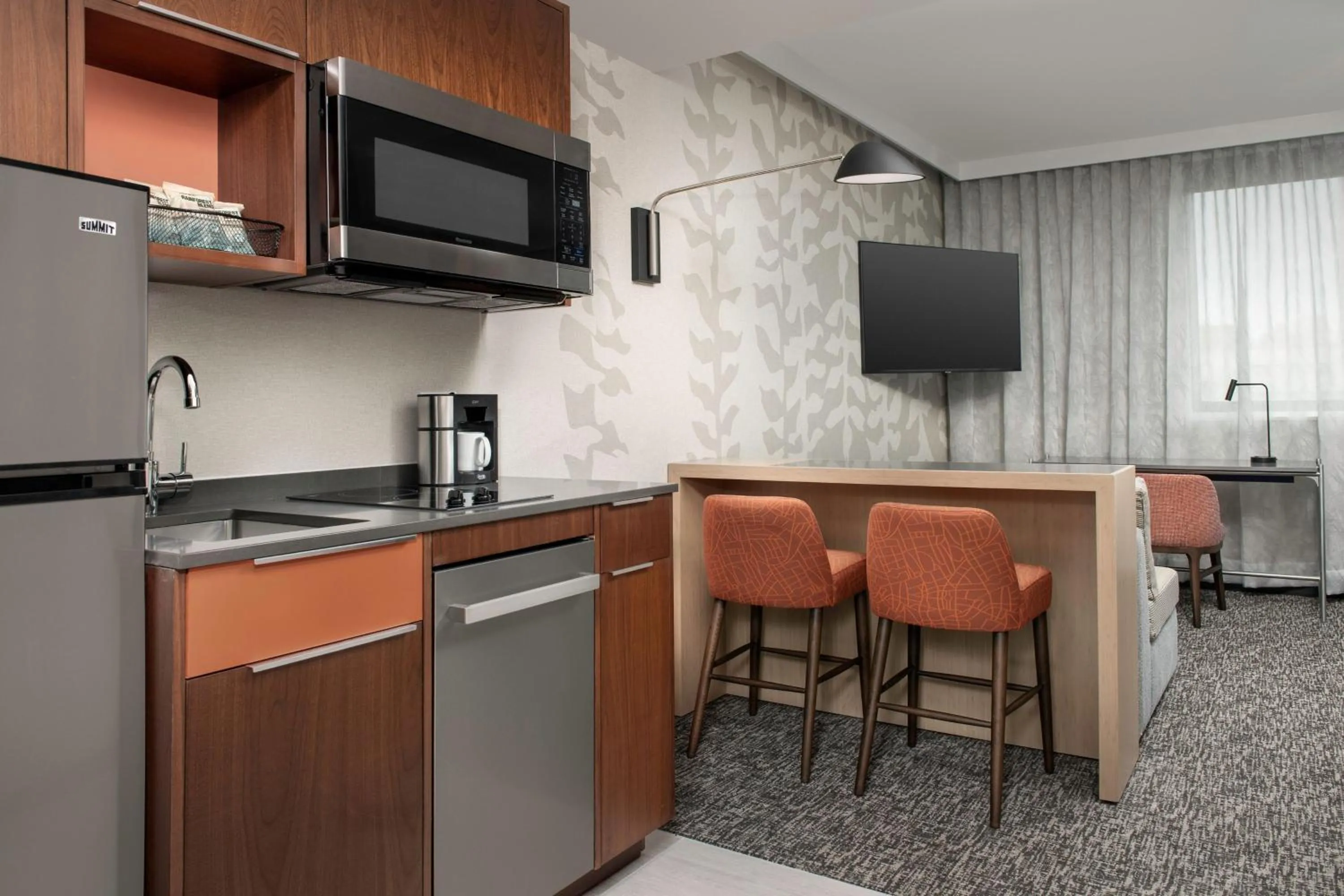 Kitchen or kitchenette in Residence Inn by Marriott New York Queens