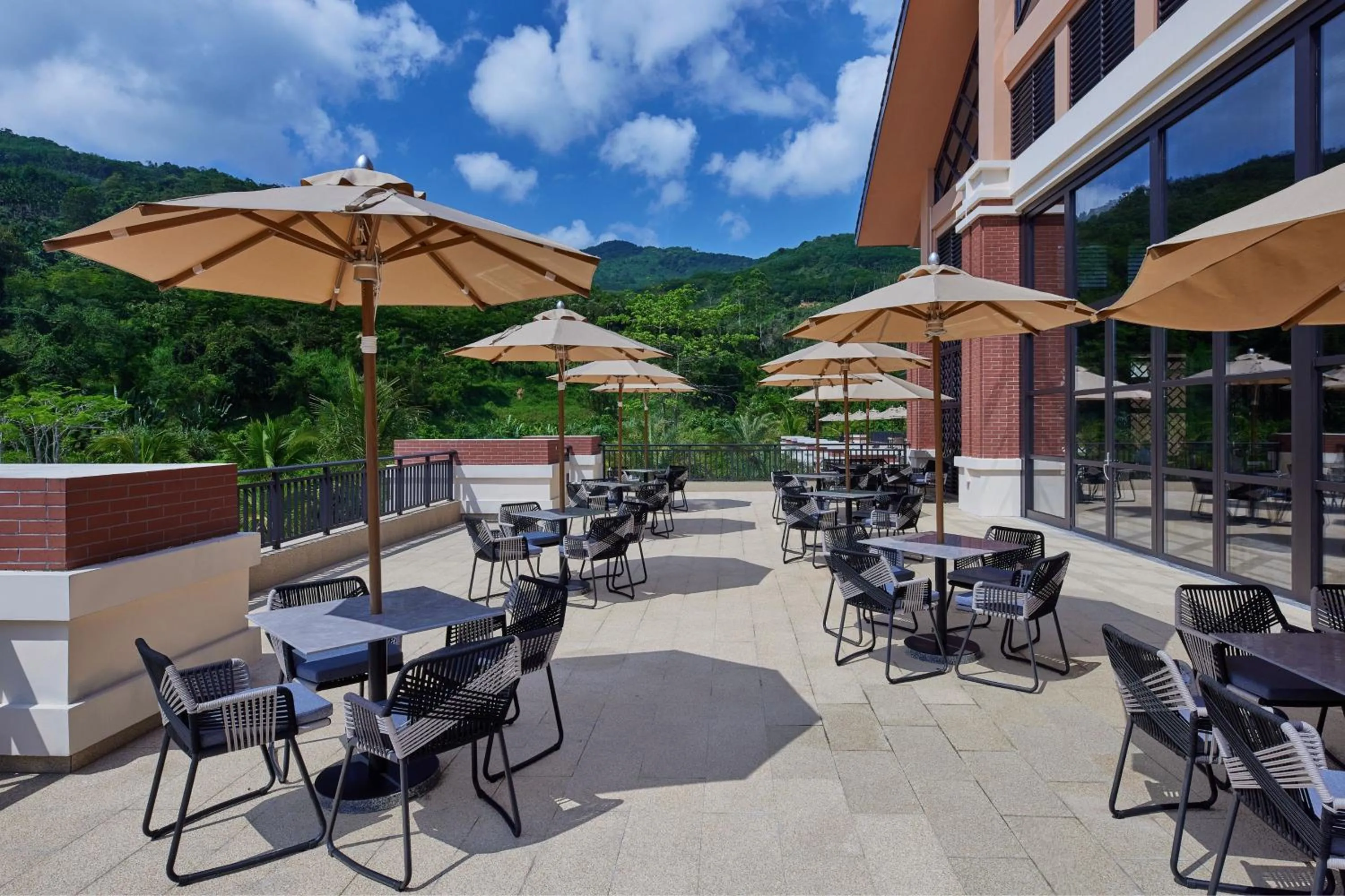 Restaurant/places to eat in Four Points by Sheraton Hainan, Qiongzhong