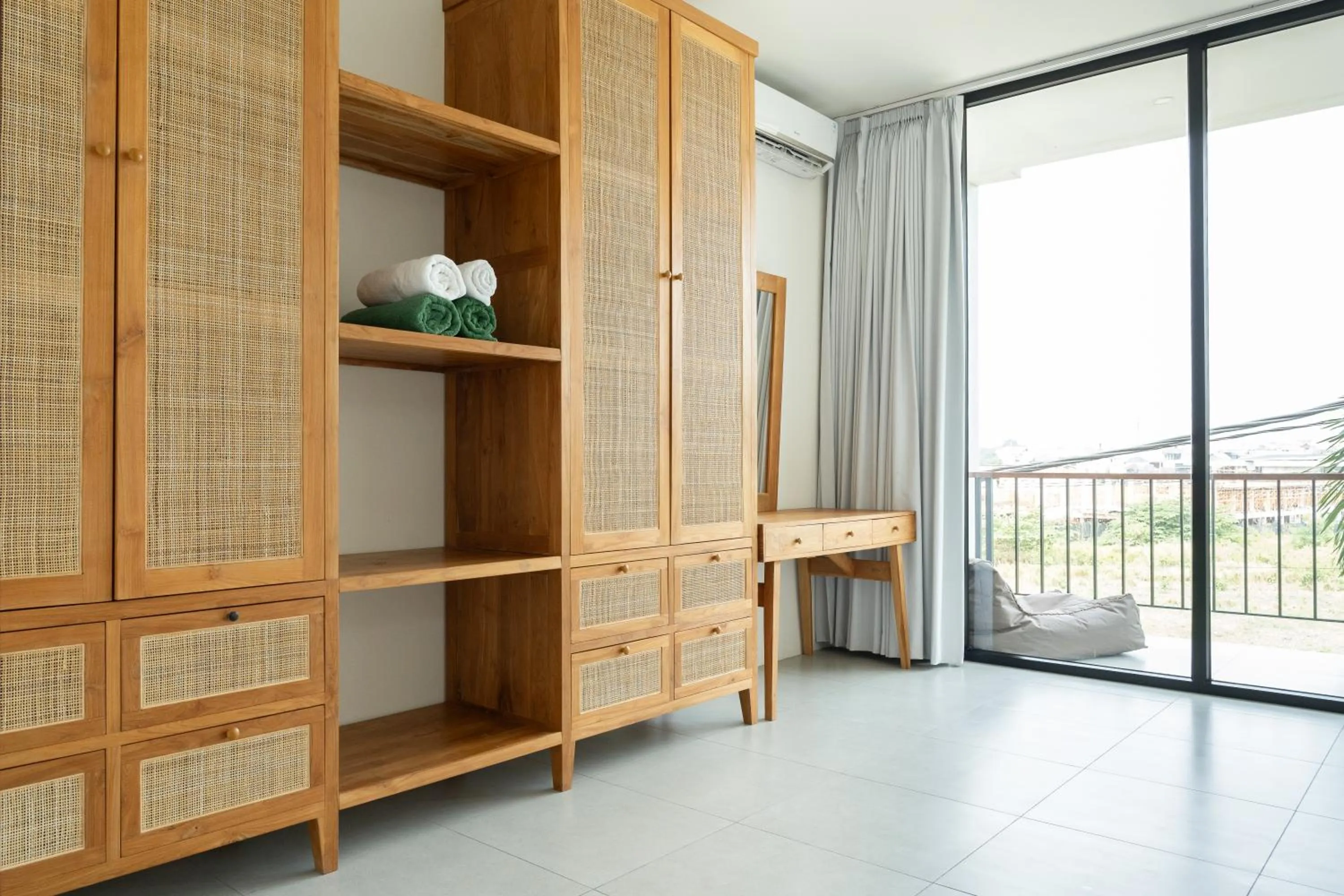 wardrobe in KAMMARA VILLA - Bali Invest Club