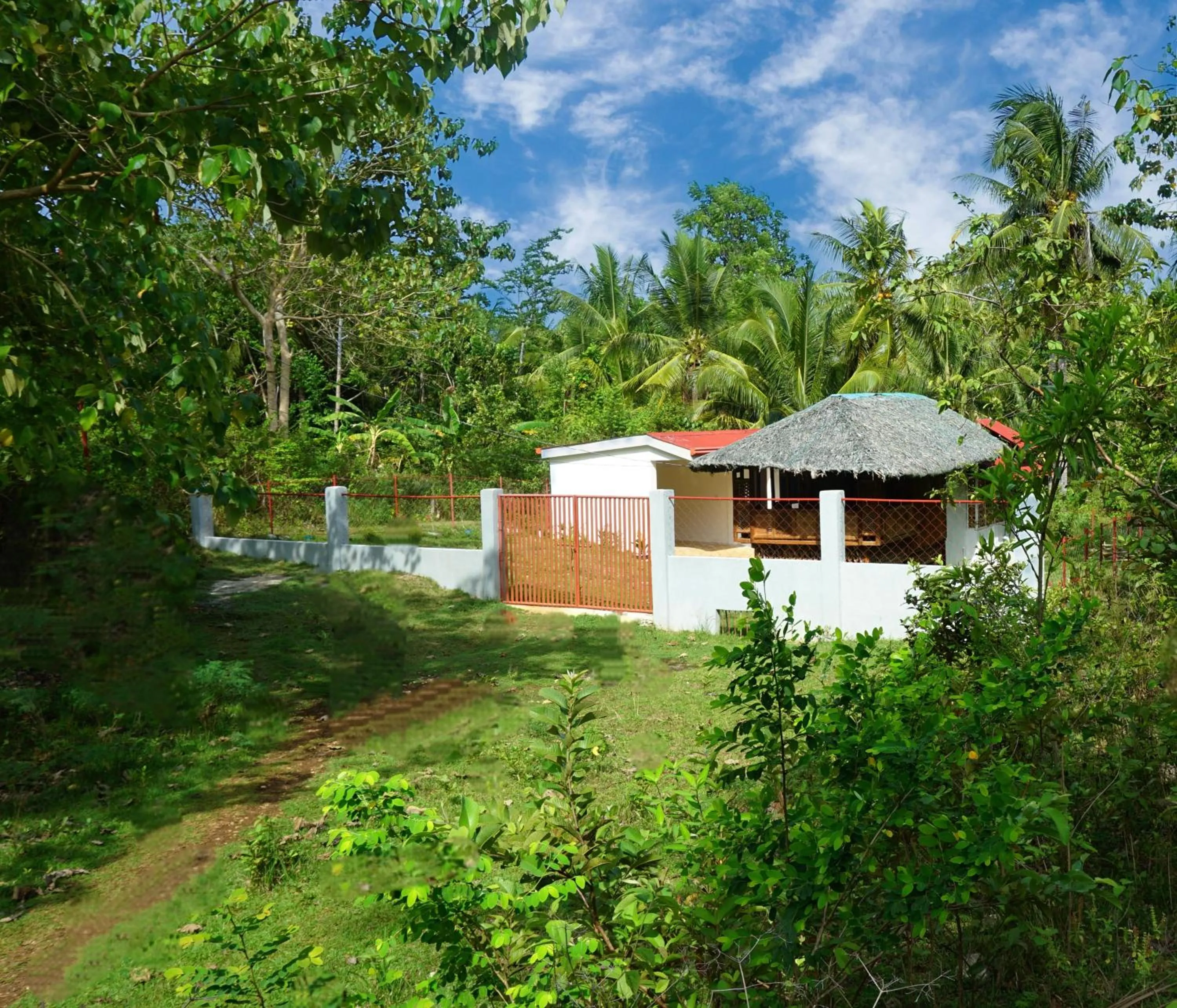 Facade/entrance in Rose Apartments