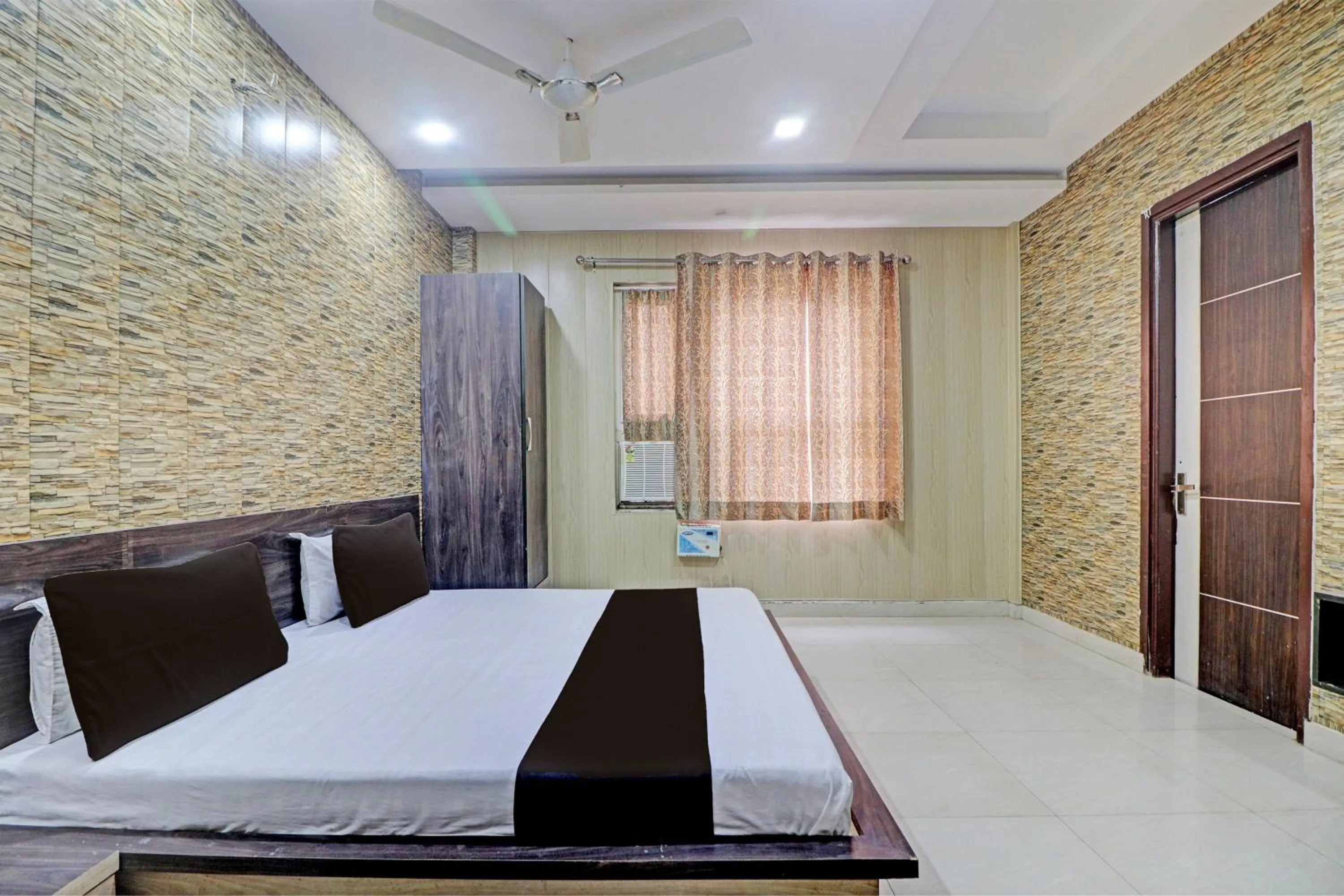 Bedroom in Grand Townhouse