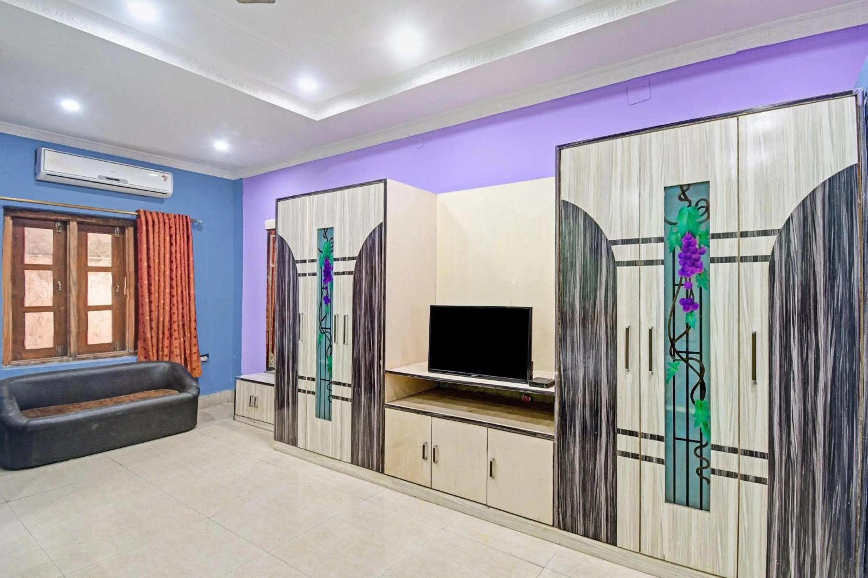 Bedroom in Hotel O Hi Days Inn