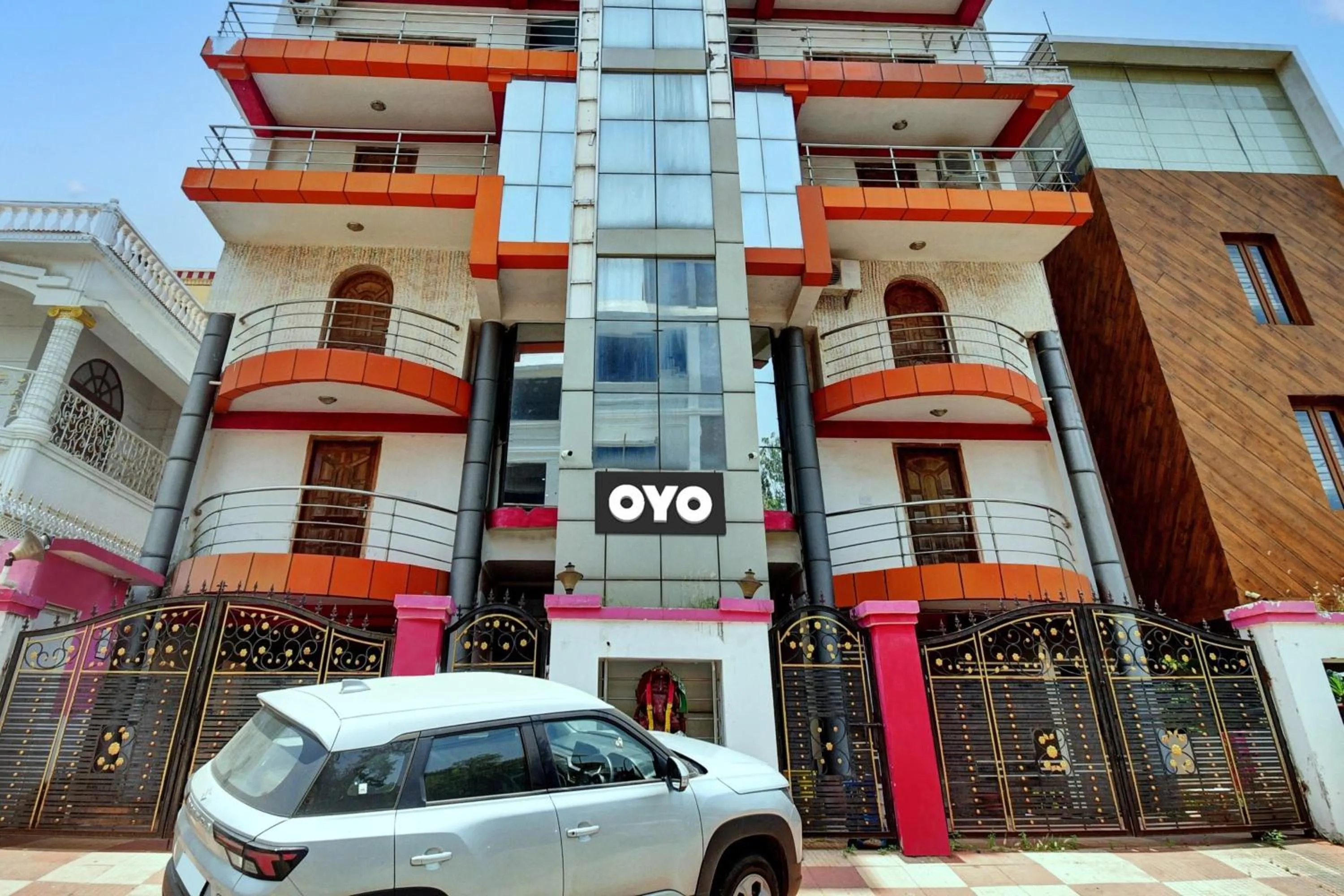 Facade/entrance in Hotel O Hi Days Inn