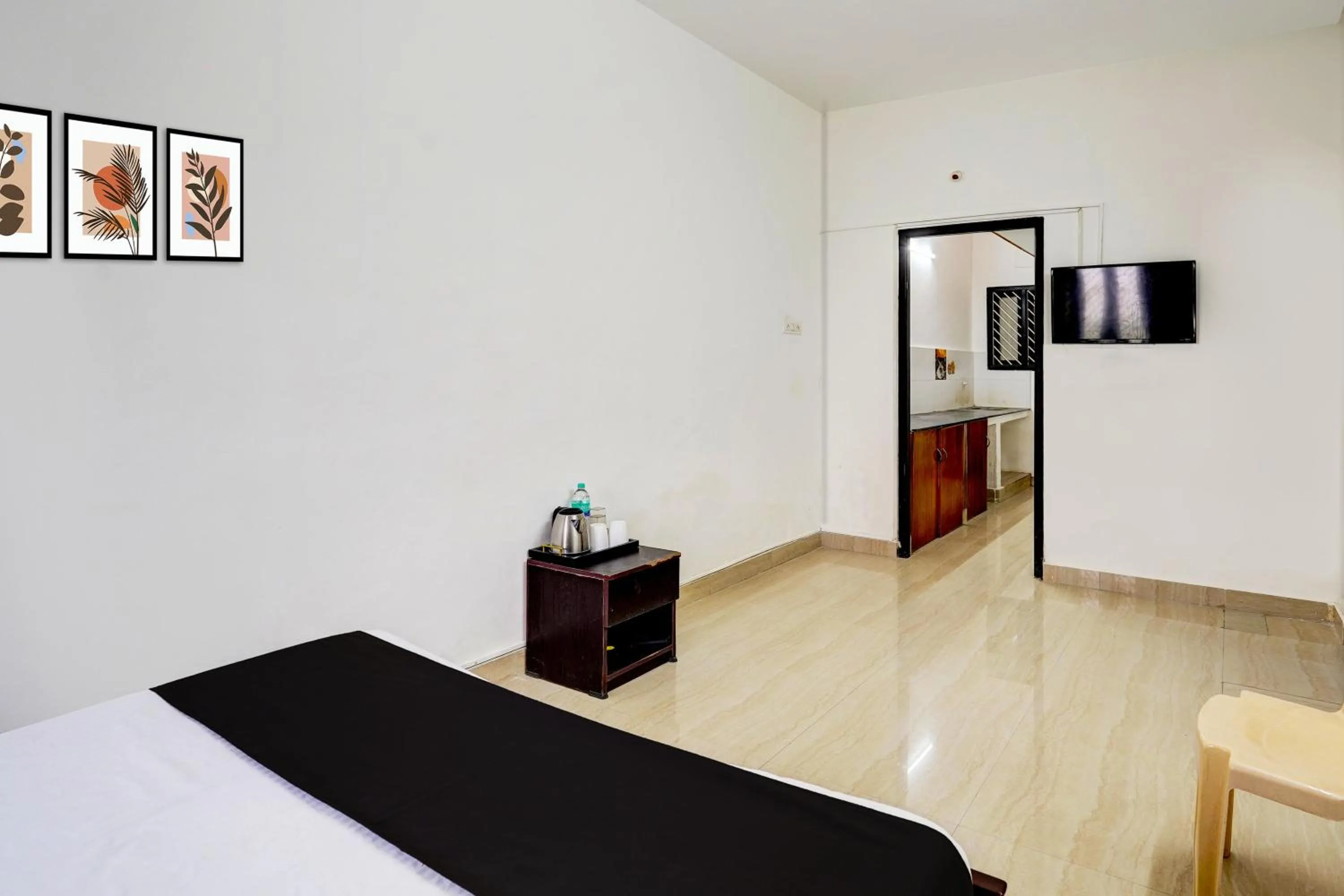 Bedroom, Bed in Super Hotel O Thalambur Chennai