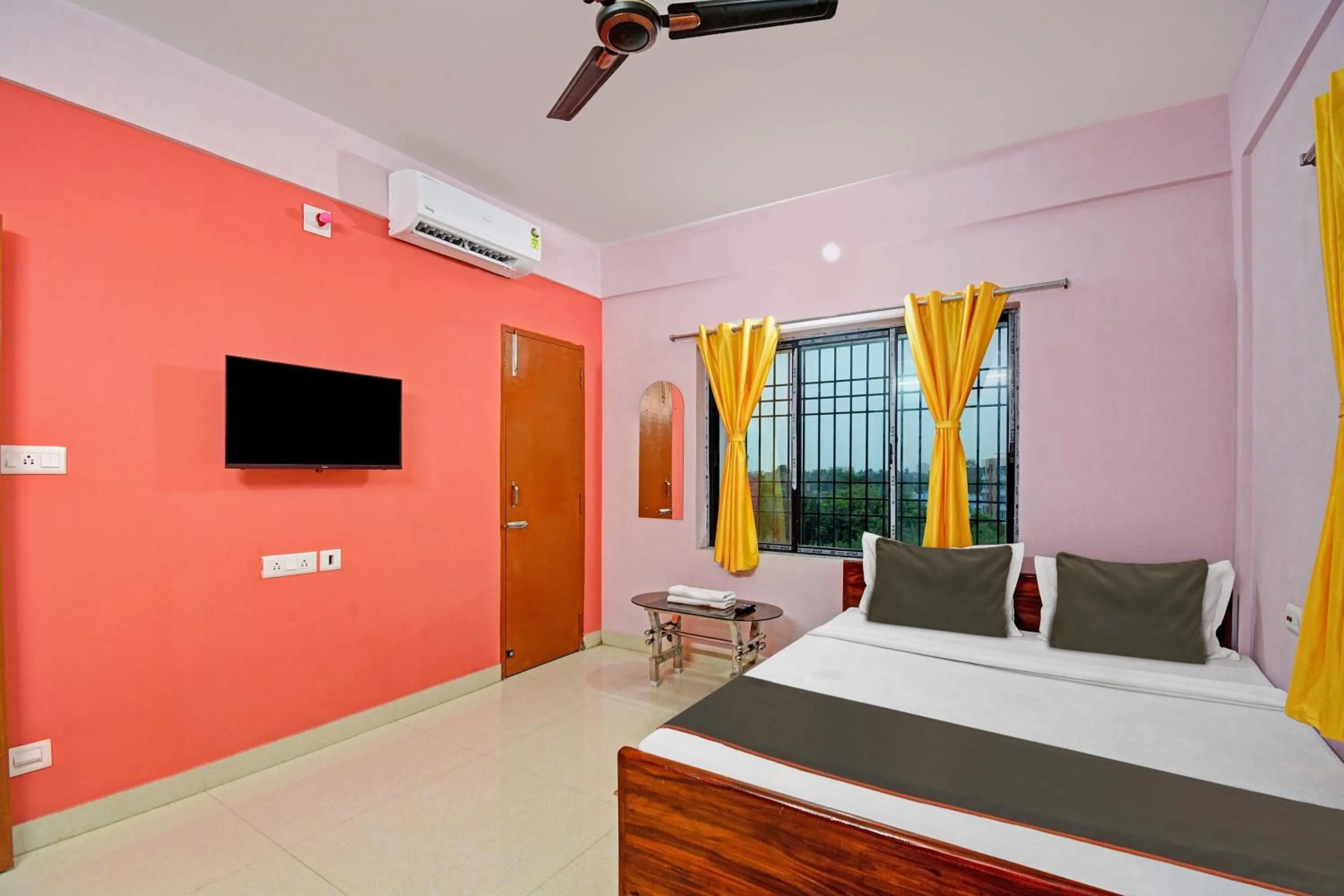 Bedroom in Hotel O Crystal Palace Tata Medical Centre