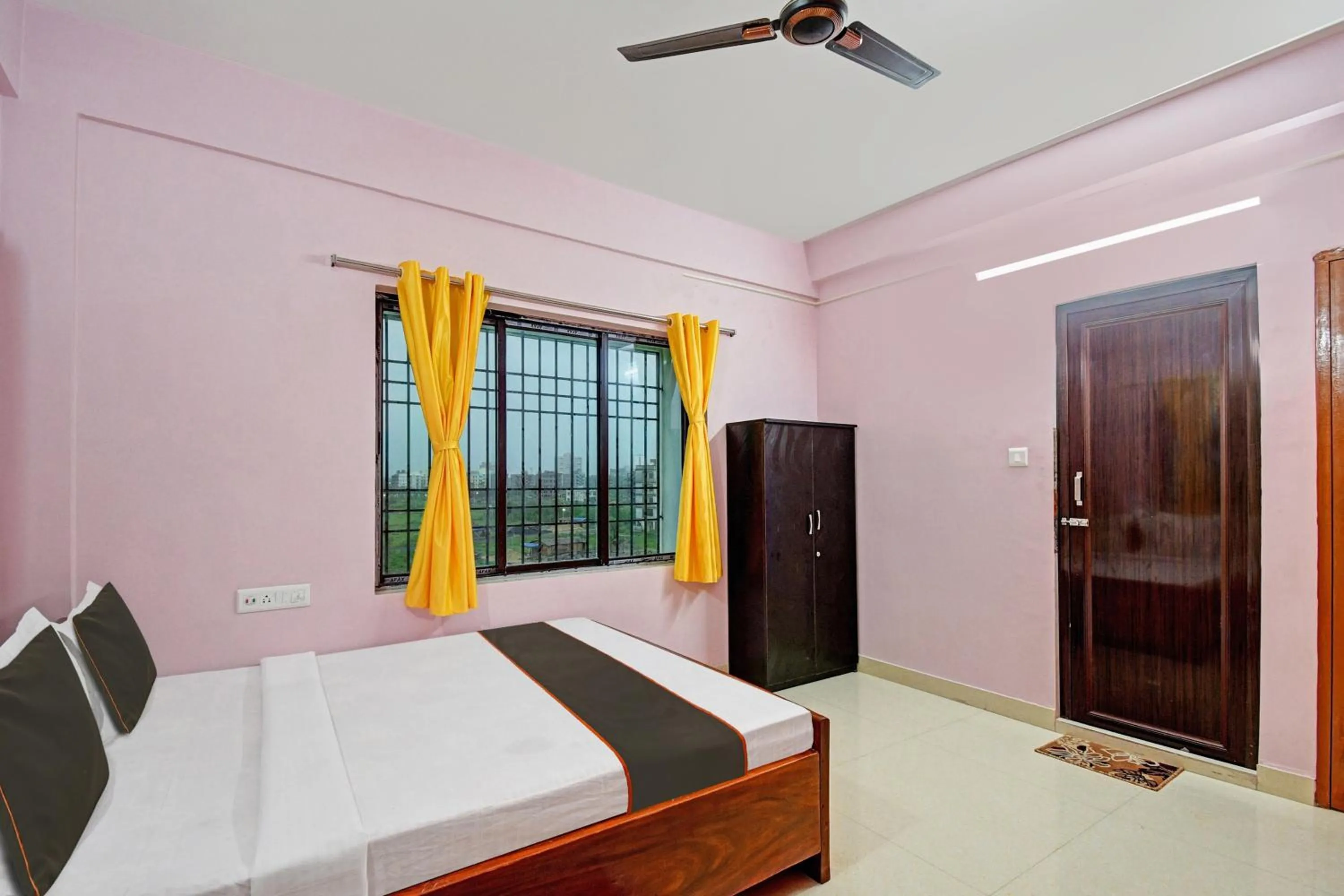 Bedroom in Hotel O Crystal Palace Tata Medical Centre