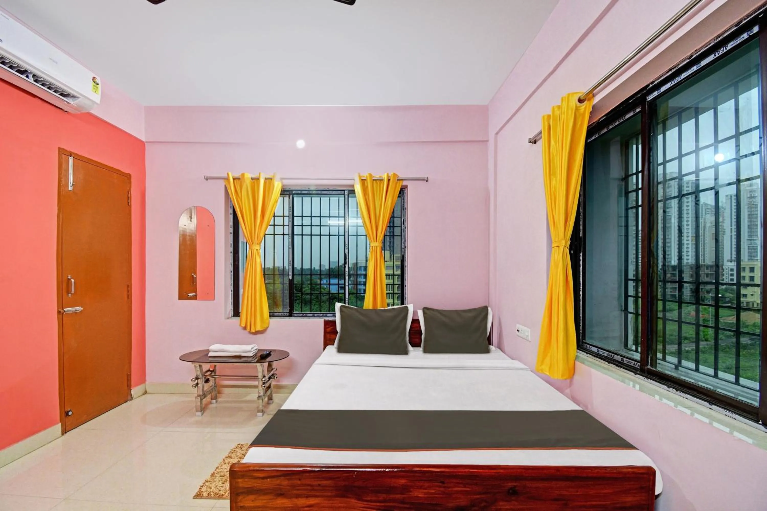 Bedroom in Hotel O Crystal Palace Tata Medical Centre