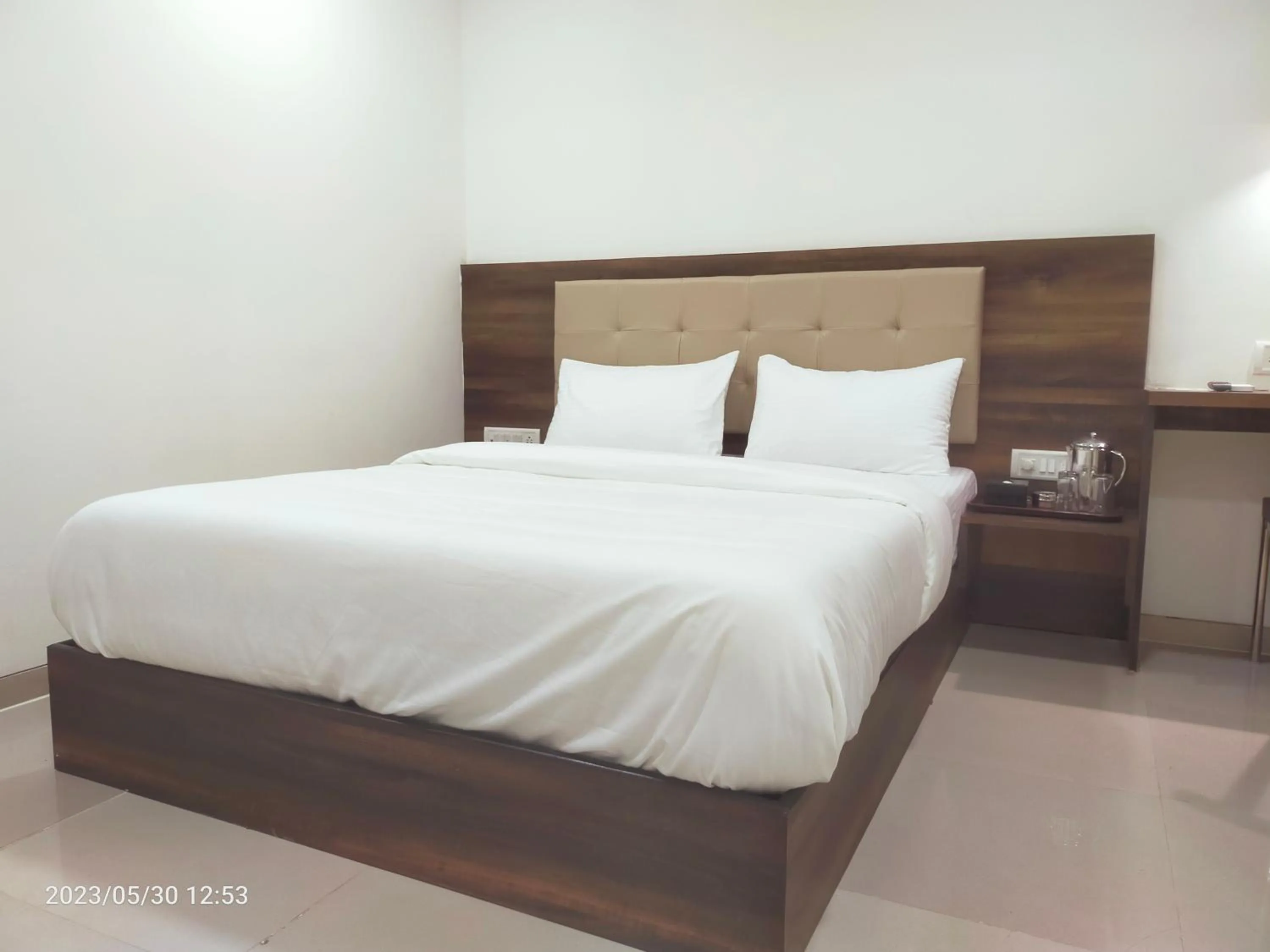 Bed in Hotel Precious Pearl