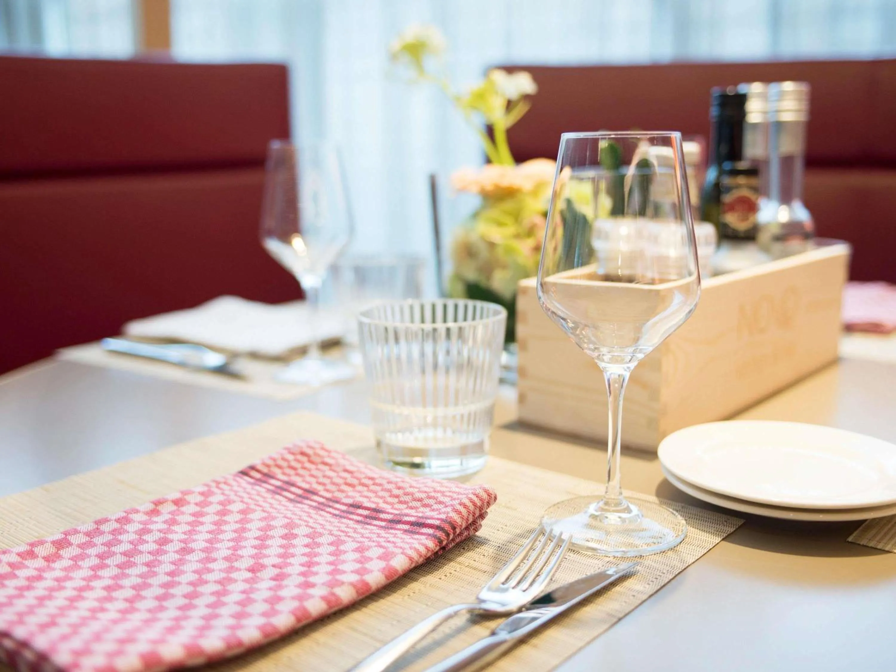 Restaurant/places to eat in Novotel Rotterdam Brainpark