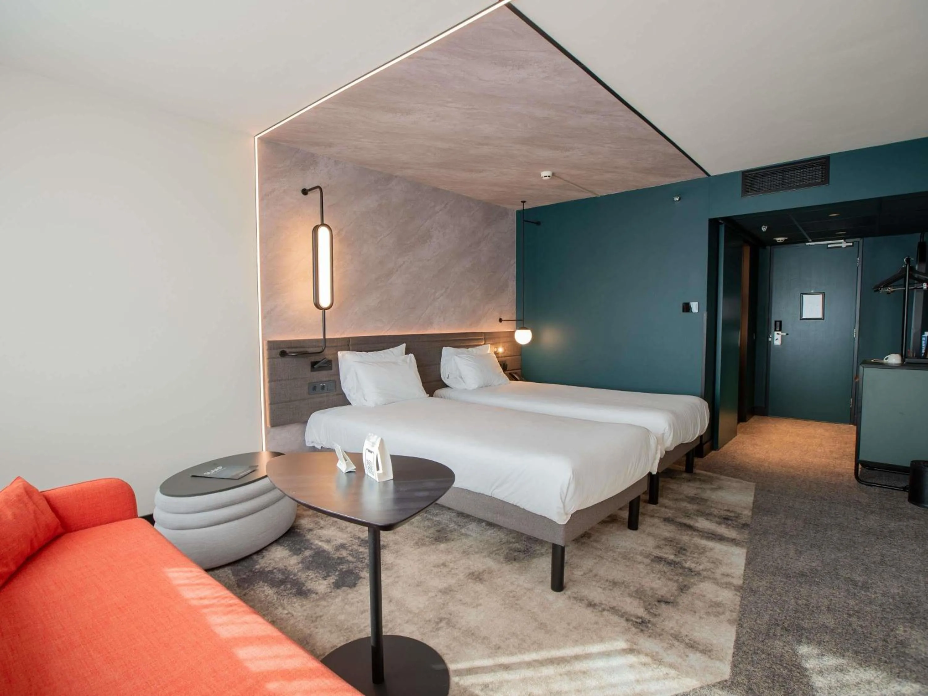 Bedroom, Bed in Novotel Rotterdam Brainpark