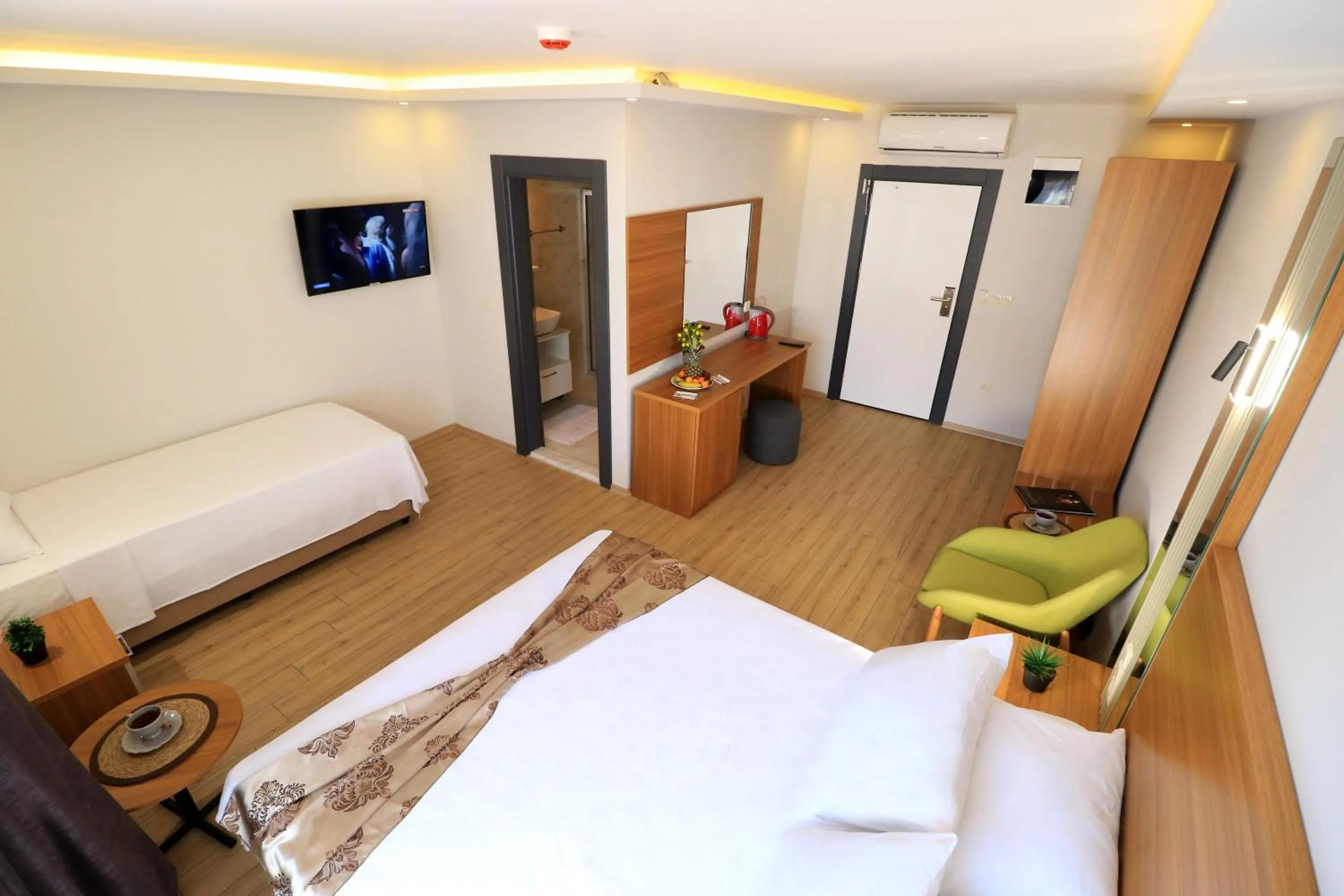 Bedroom in ALMIRCAN HOTEL