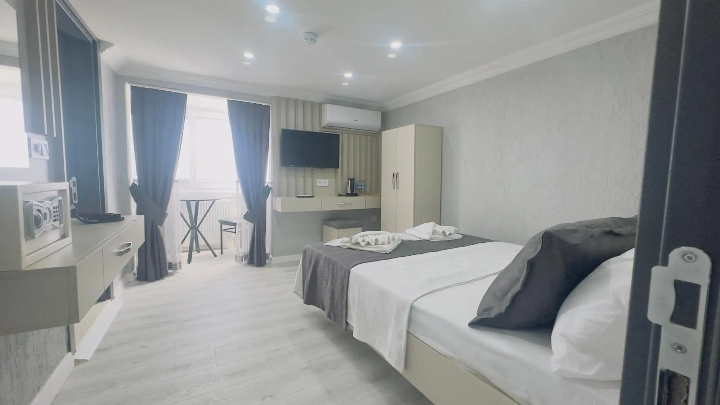 Standard Double Room in La Mer Old City Hotel Standard Double Room in La Mer Old City Hotel