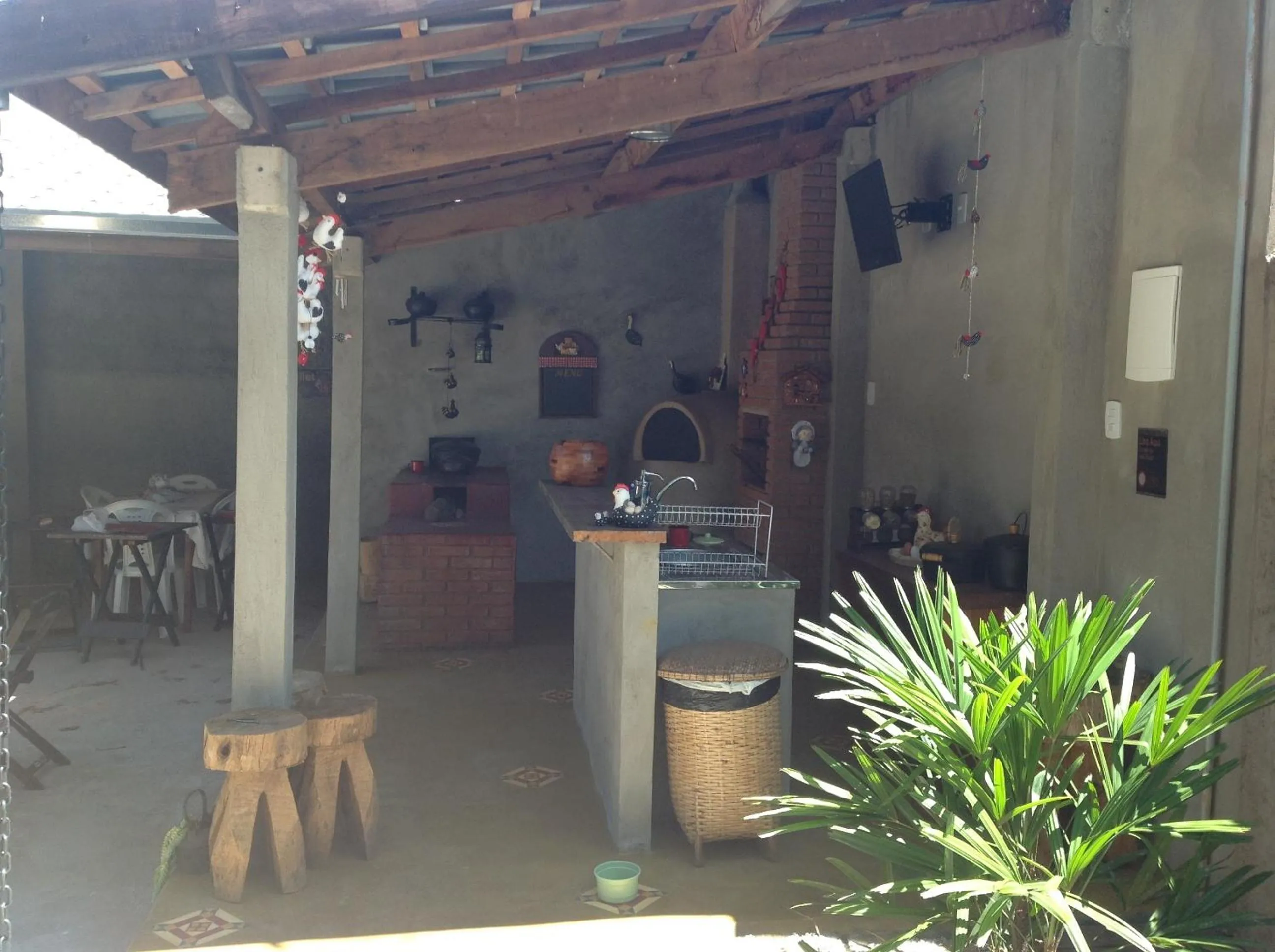 Kitchen or kitchenette in Pousada Rota dos Pássaros