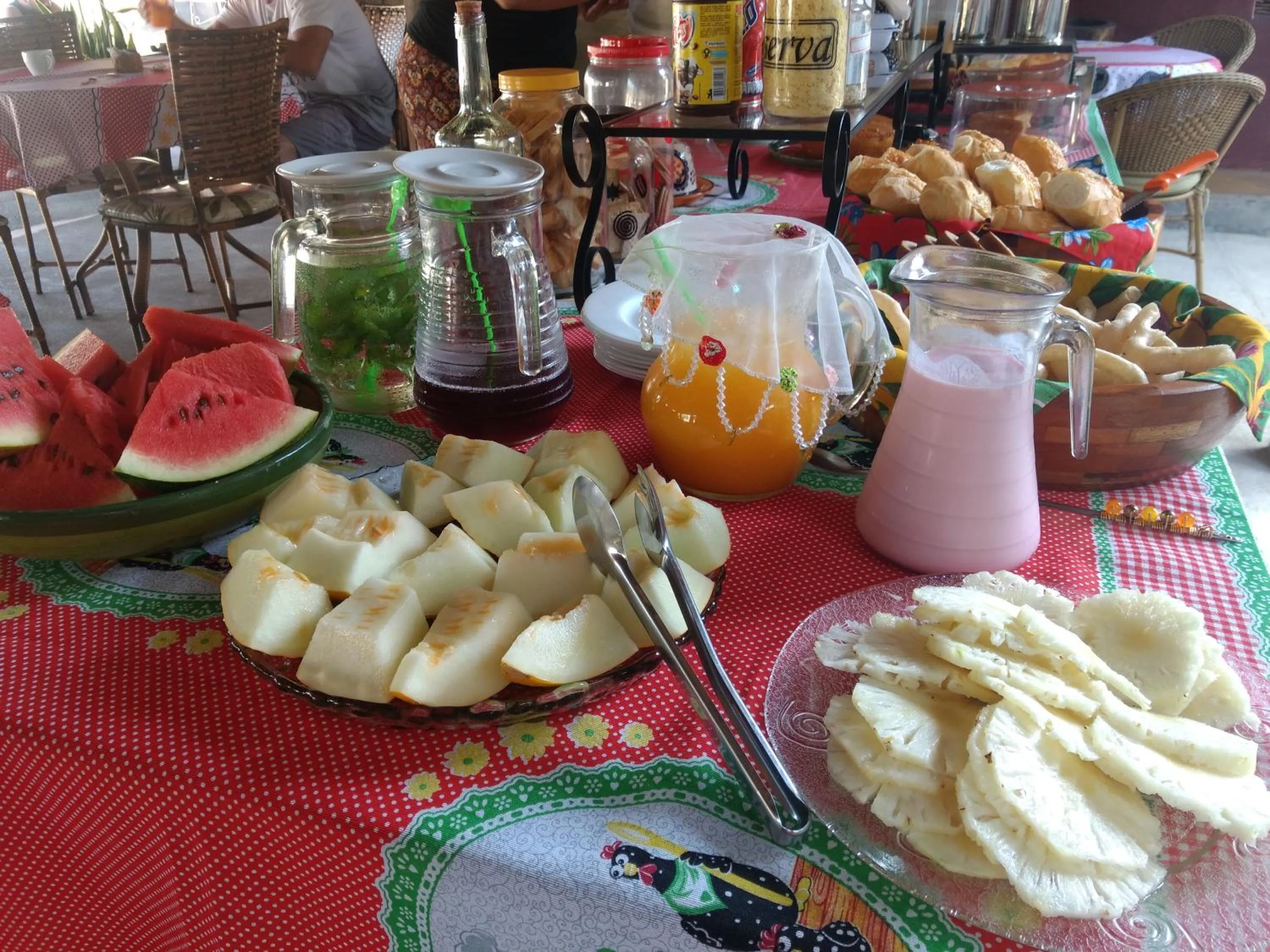 American breakfast in Pousada Rota dos Pássaros