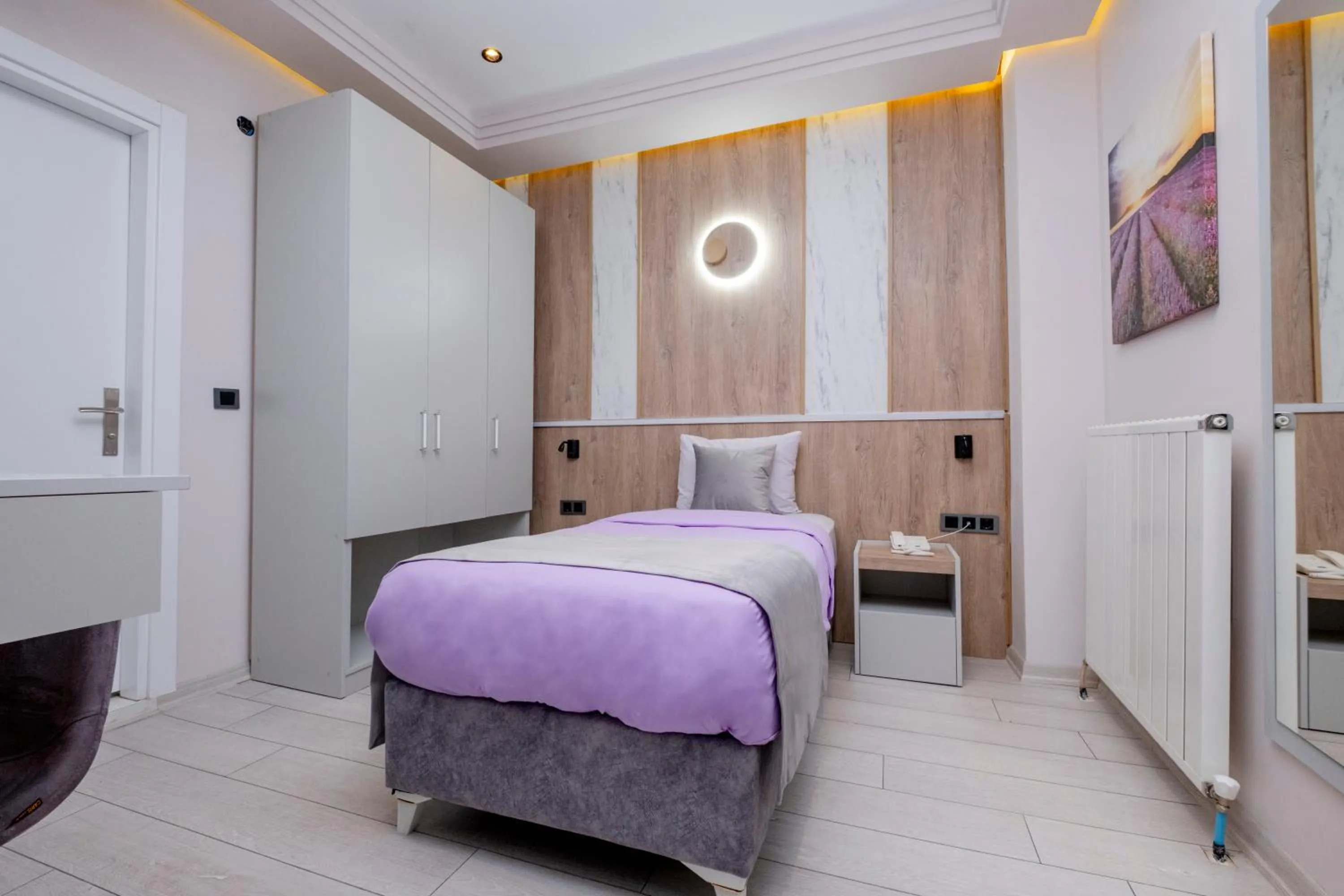 Bed in Lavender Airport Hotel