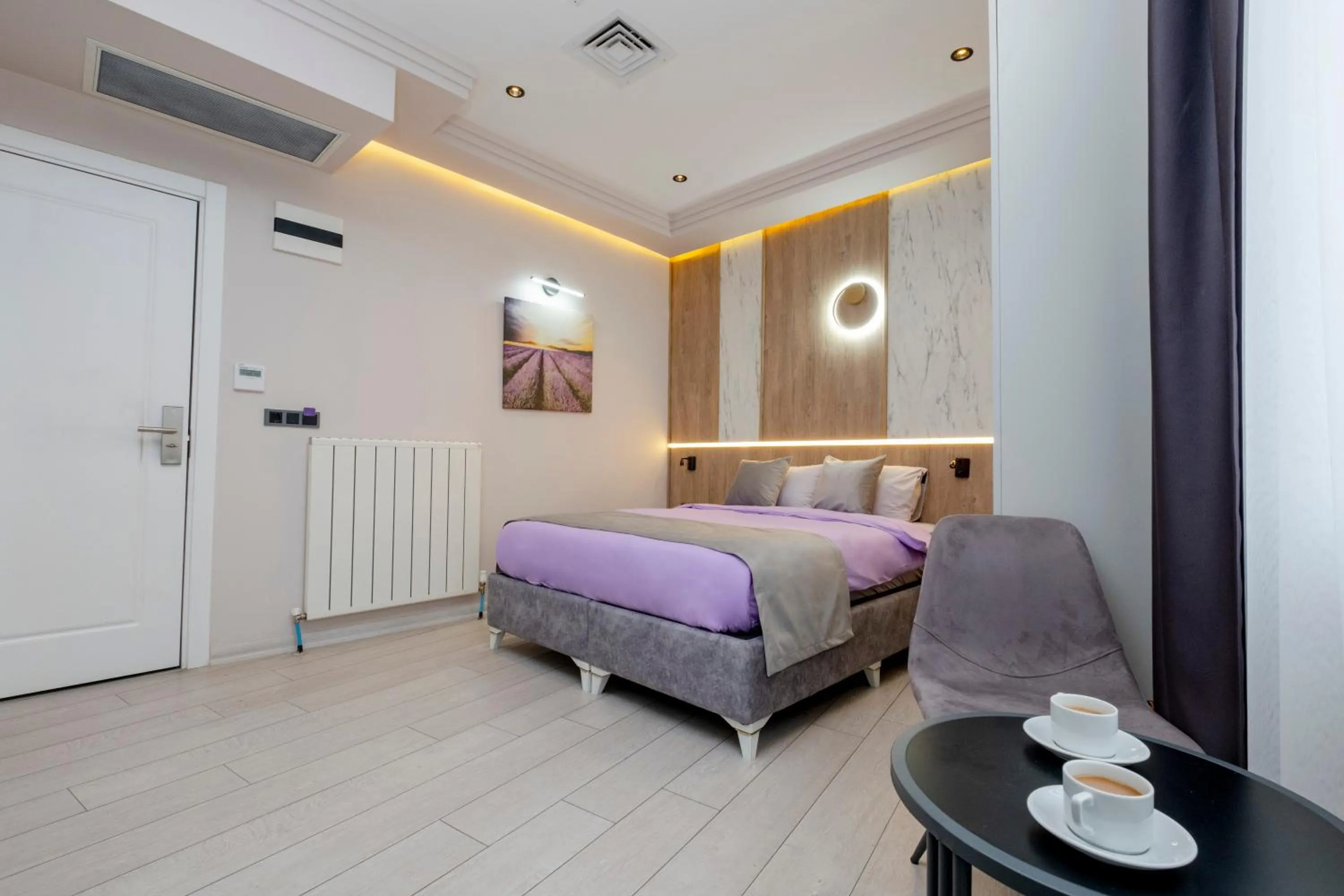 Bed in Lavender Airport Hotel