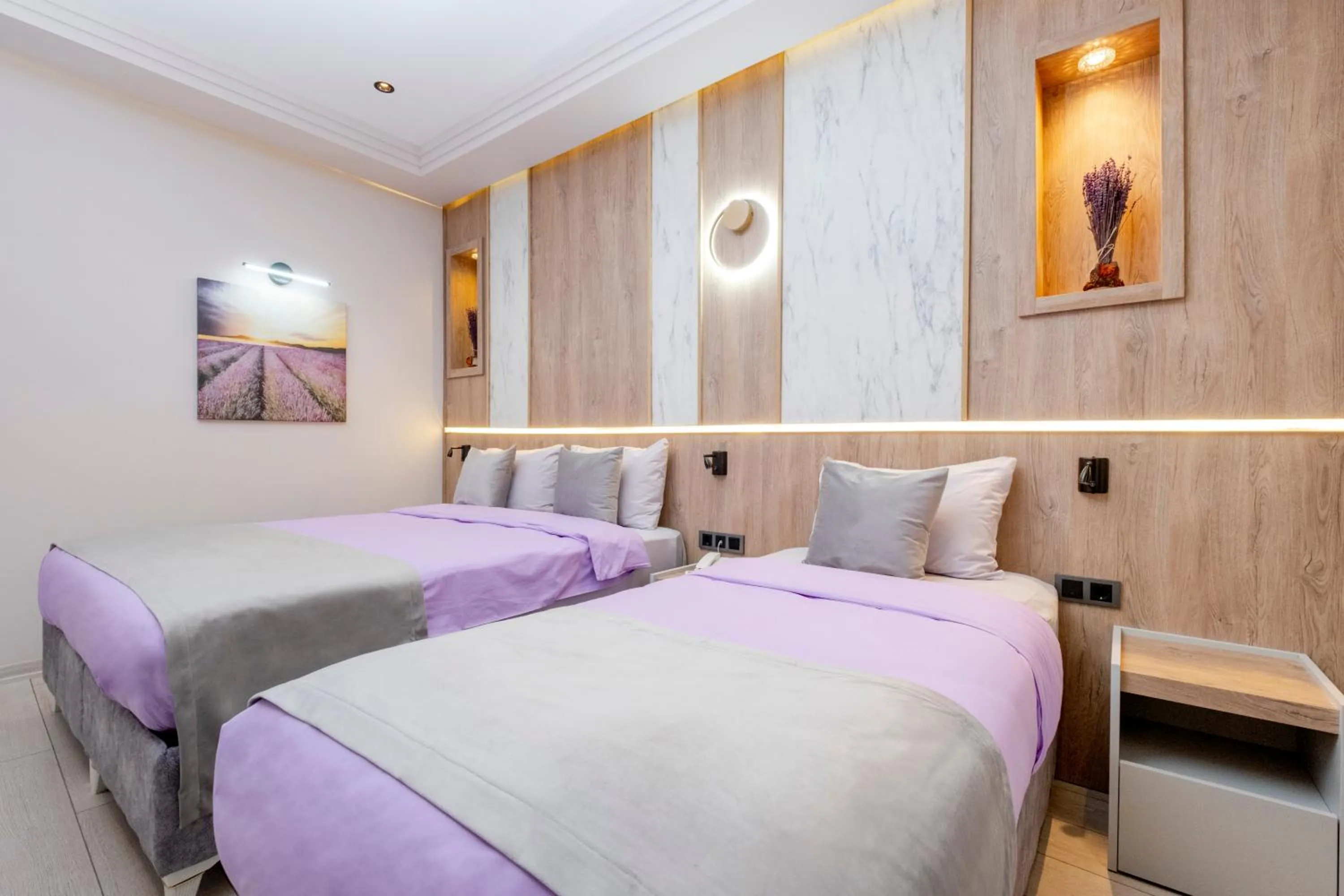 Bed in Lavender Airport Hotel