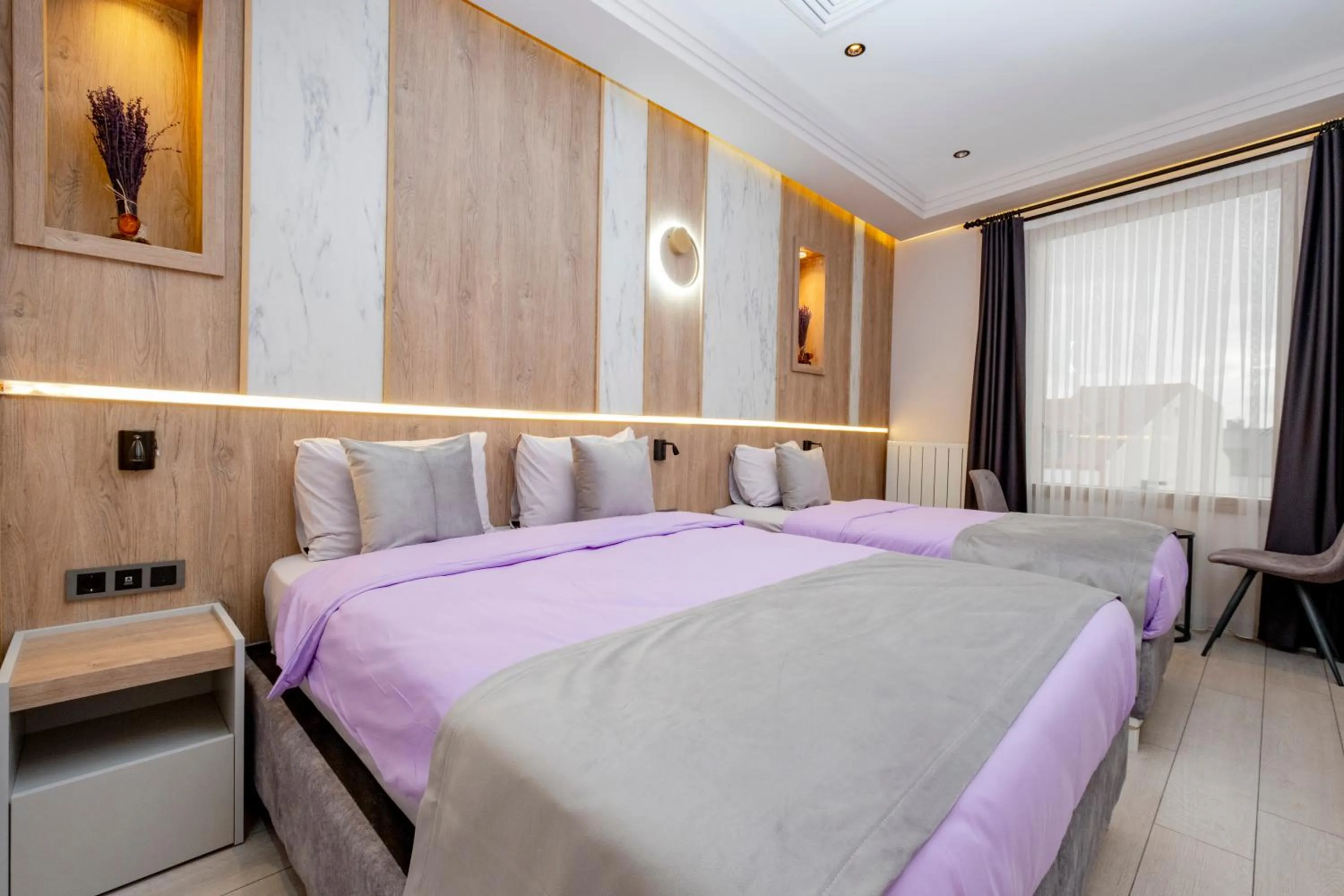 Photo of the whole room, Bed in Lavender Airport Hotel