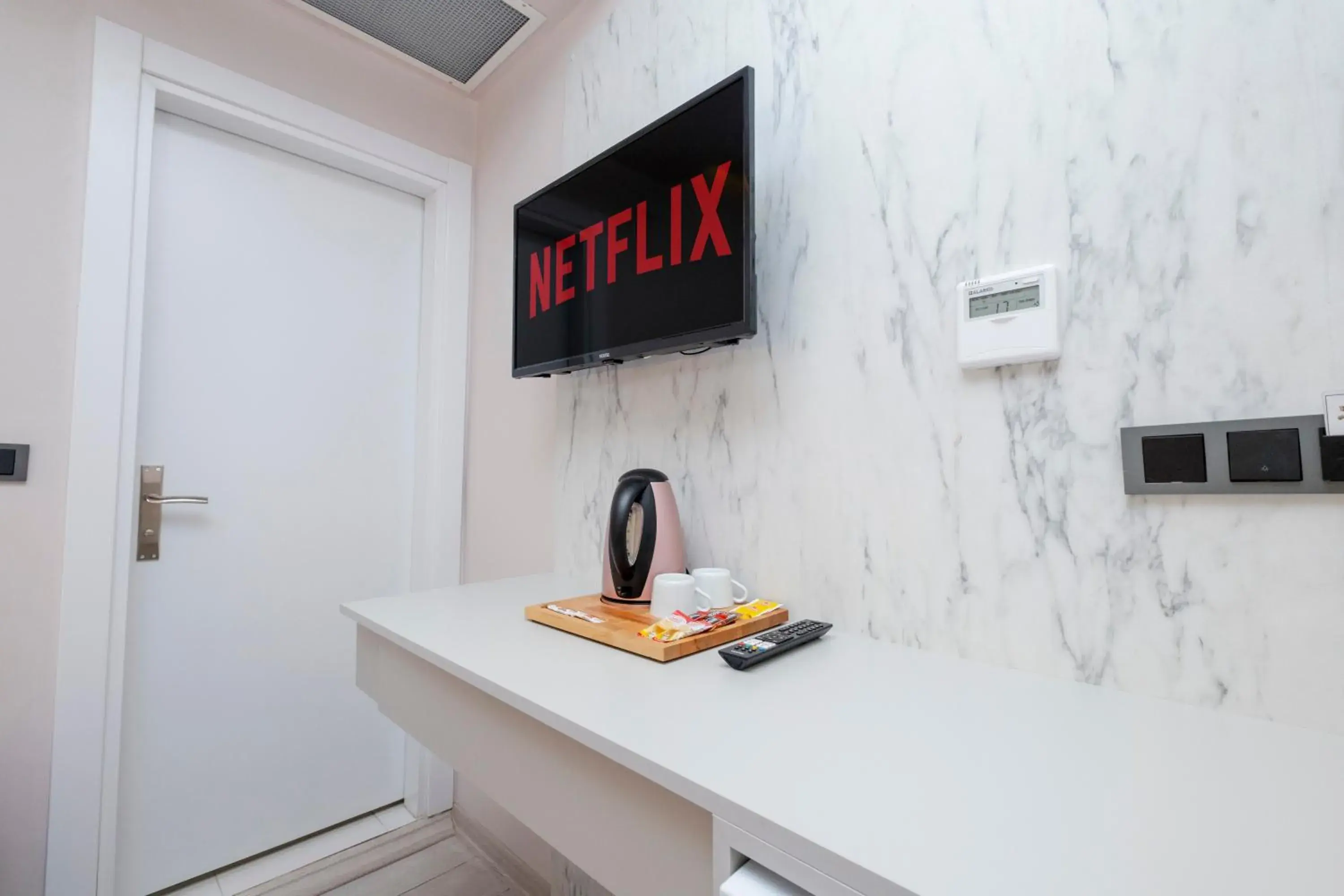 Budget Single Room in Lavender Airport Hotel Budget Single Room in Lavender Airport Hotel