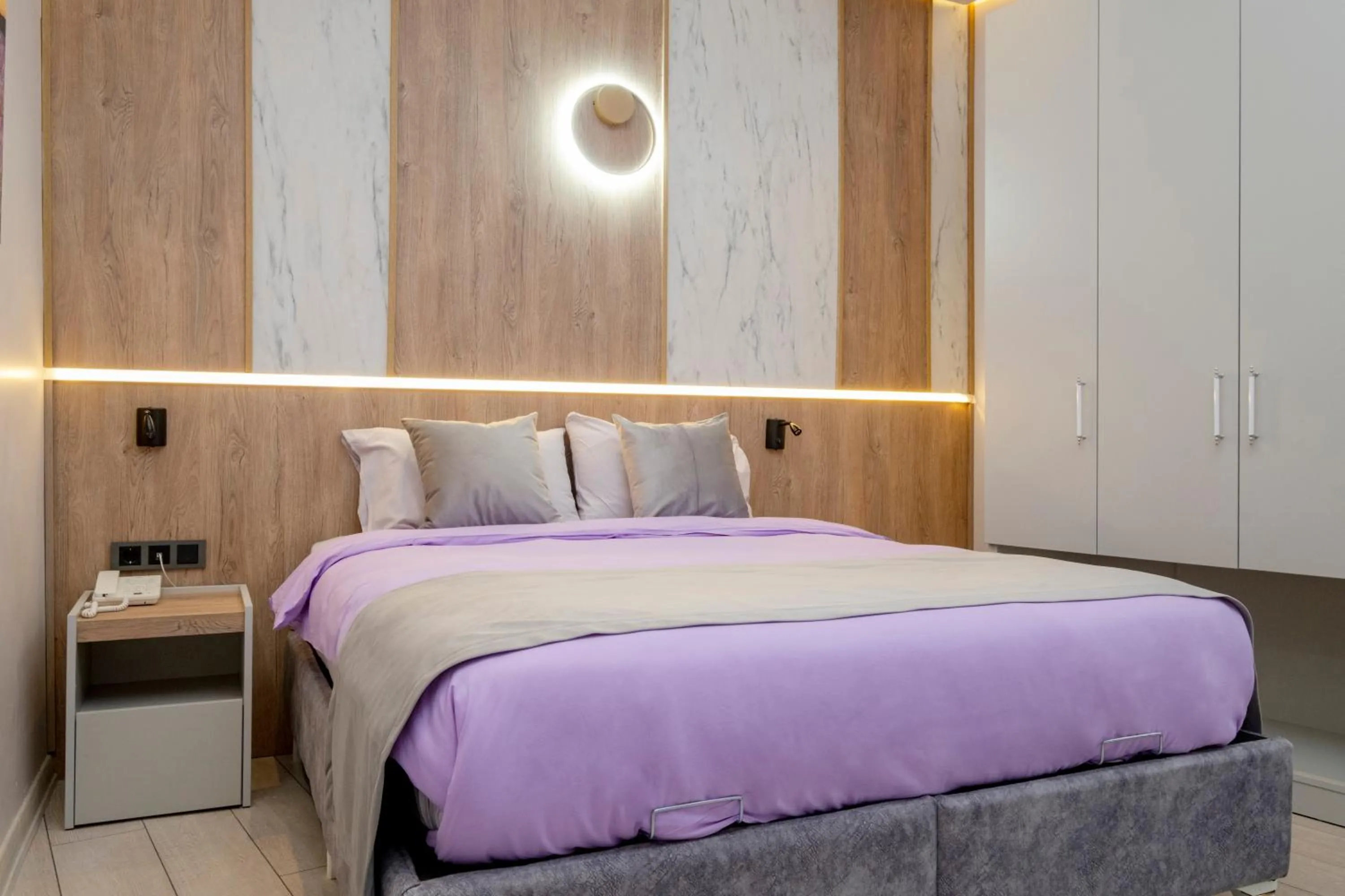 Bed in Lavender Airport Hotel