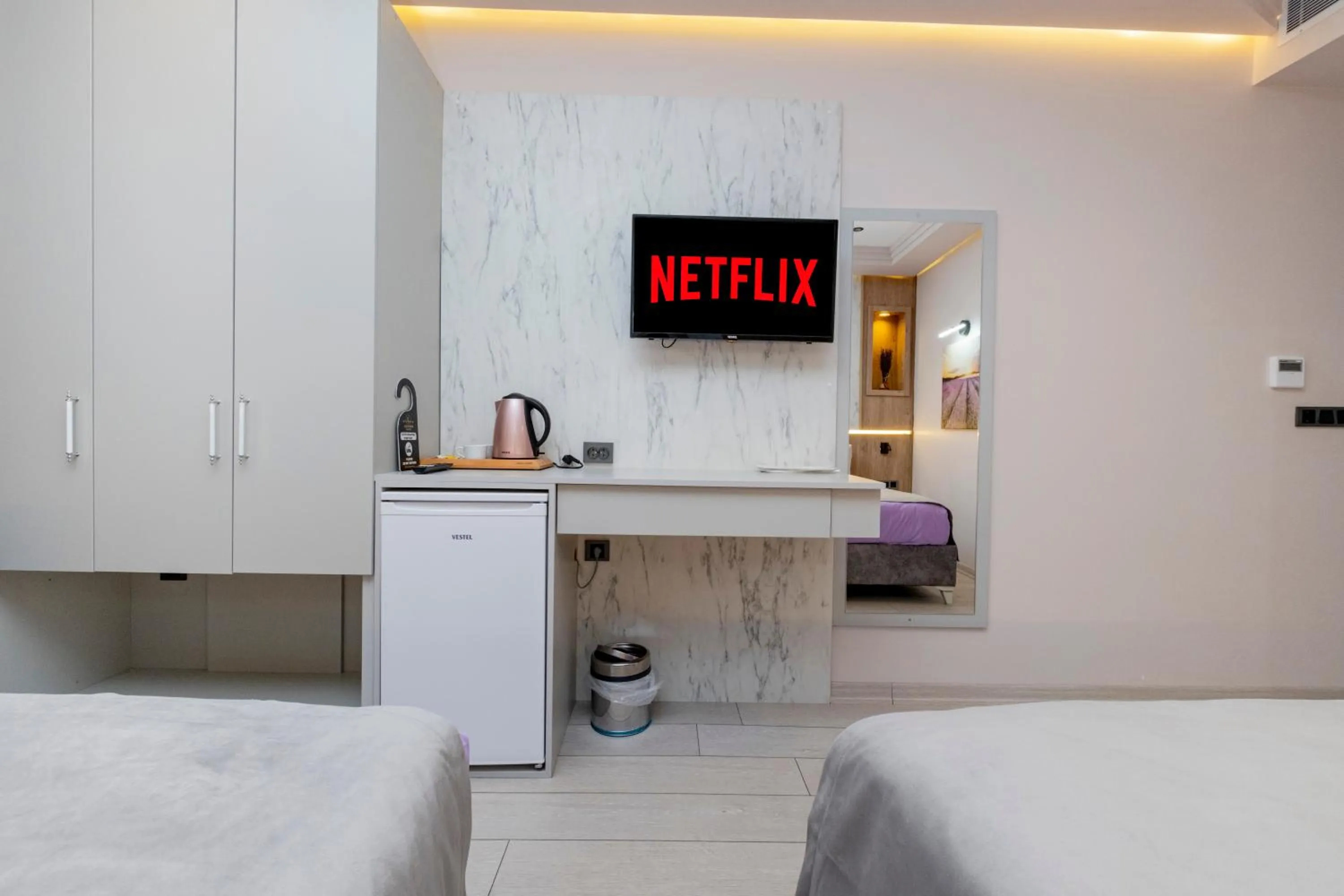 TV and multimedia, Bed in Lavender Airport Hotel