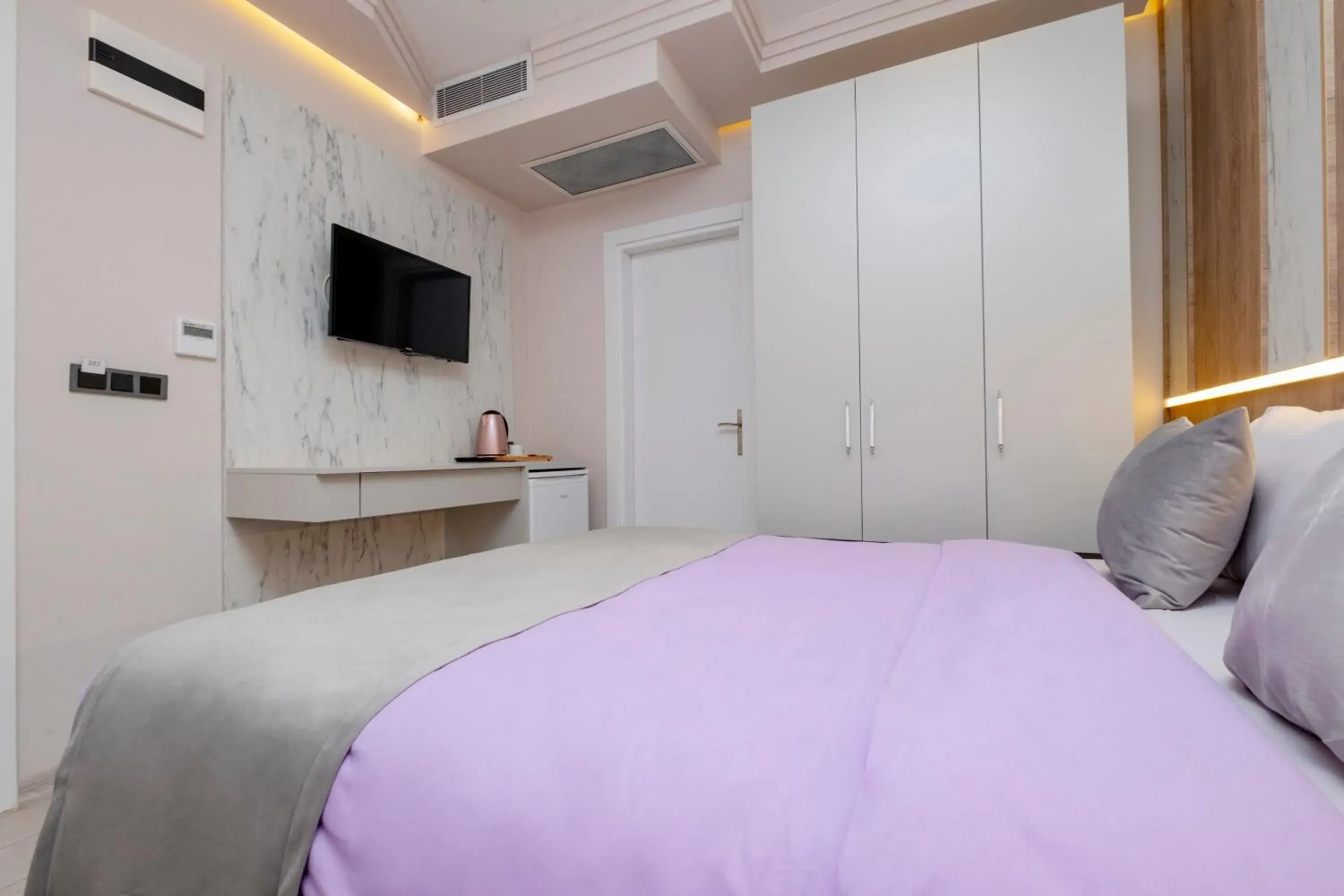 Deluxe Room in Lavender Airport Hotel Deluxe Room in Lavender Airport Hotel