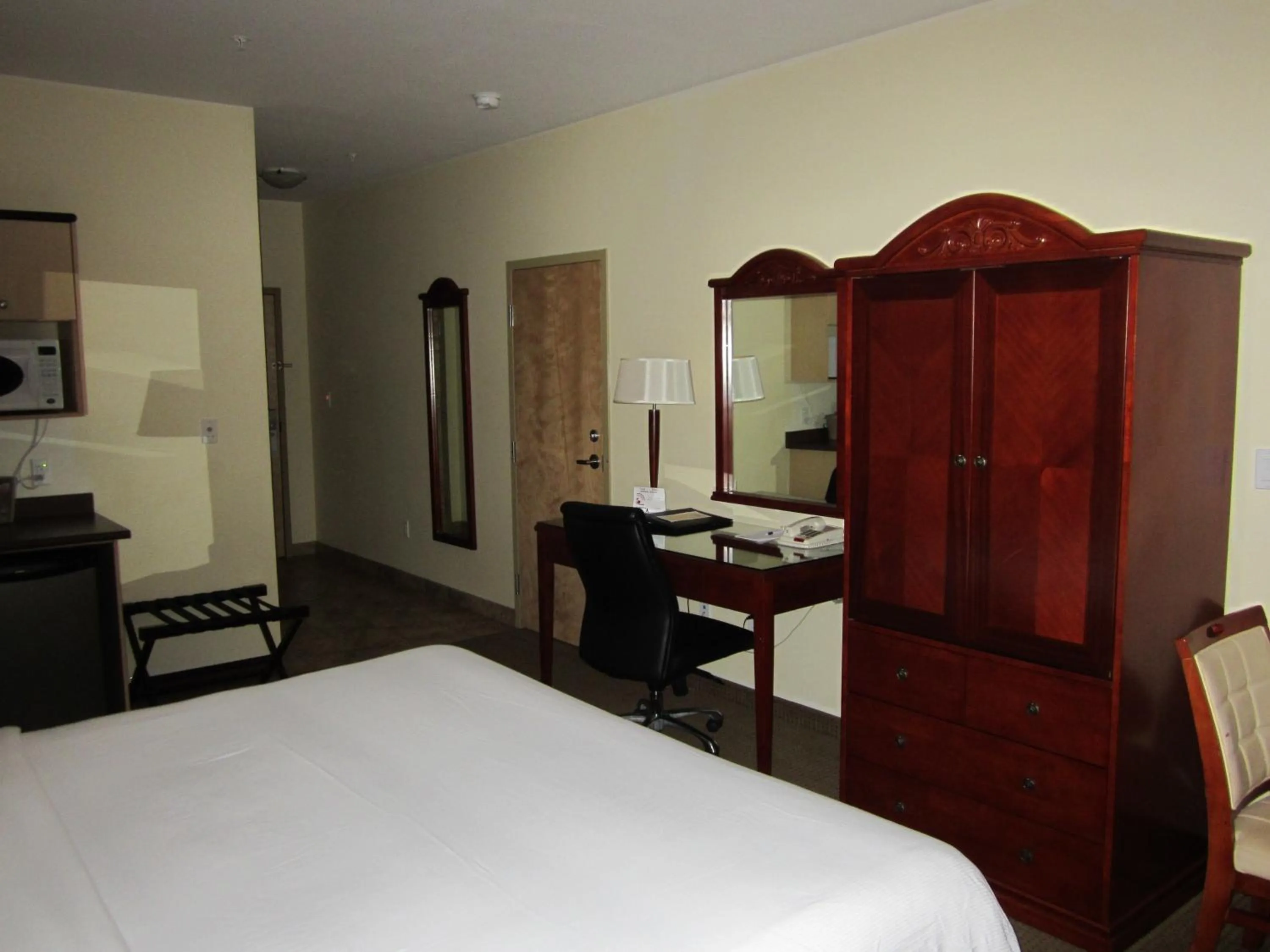 Bed in Trend Mountain Hotel & Conference Centre