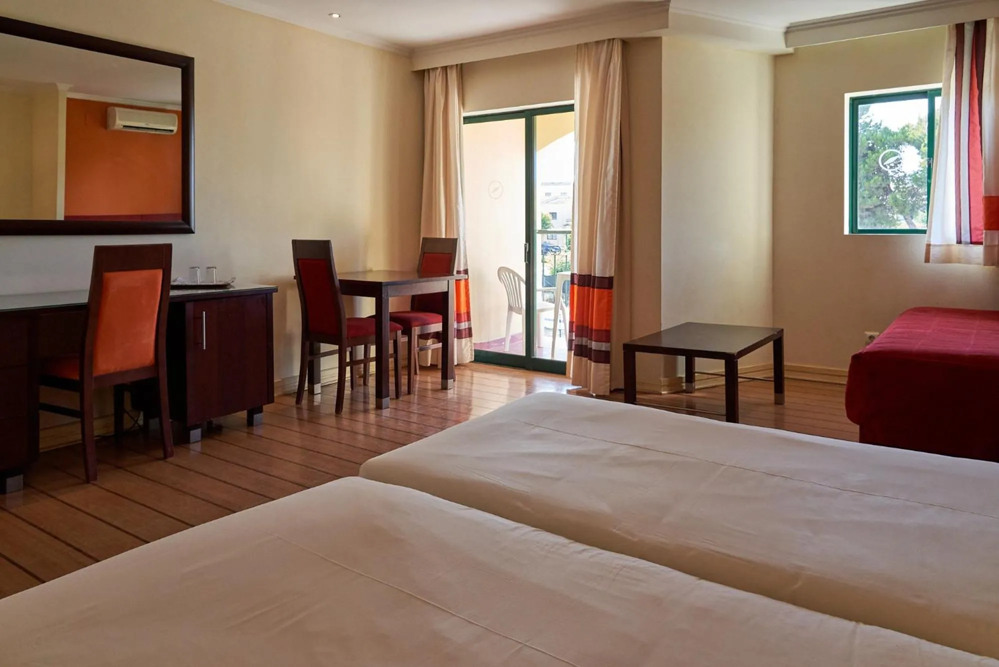 Bed in The Navigator - Palm Oasis Alvor - All Inclusive