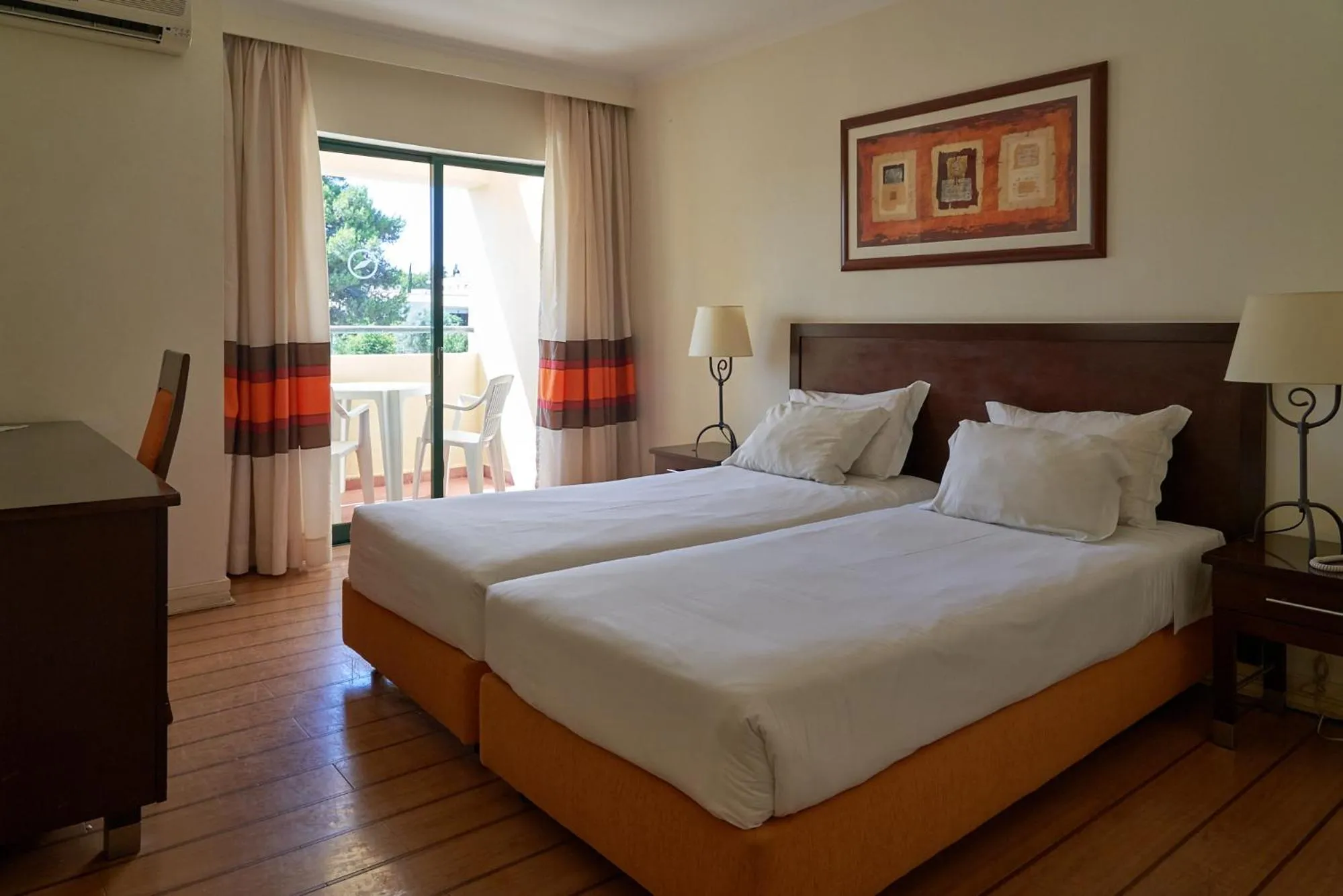Bed in The Navigator - Palm Oasis Alvor - All Inclusive