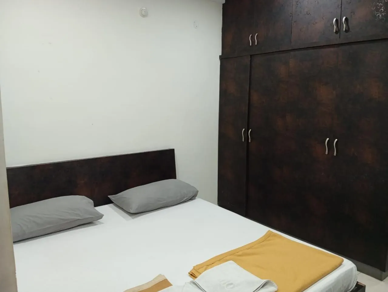 Bed in Arjuna Luxury Rooms