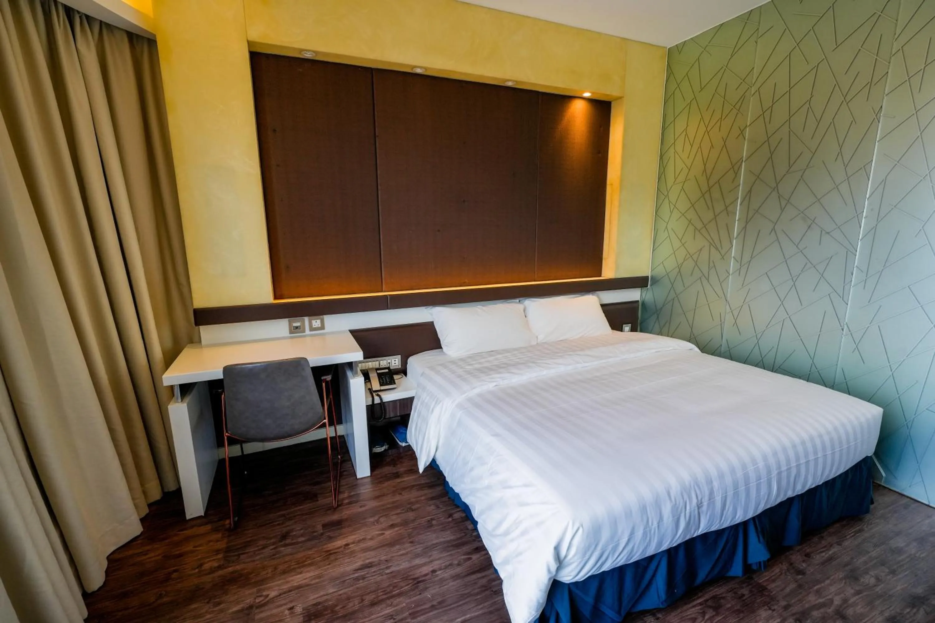 Bedroom, Bed in Epoch Hotel