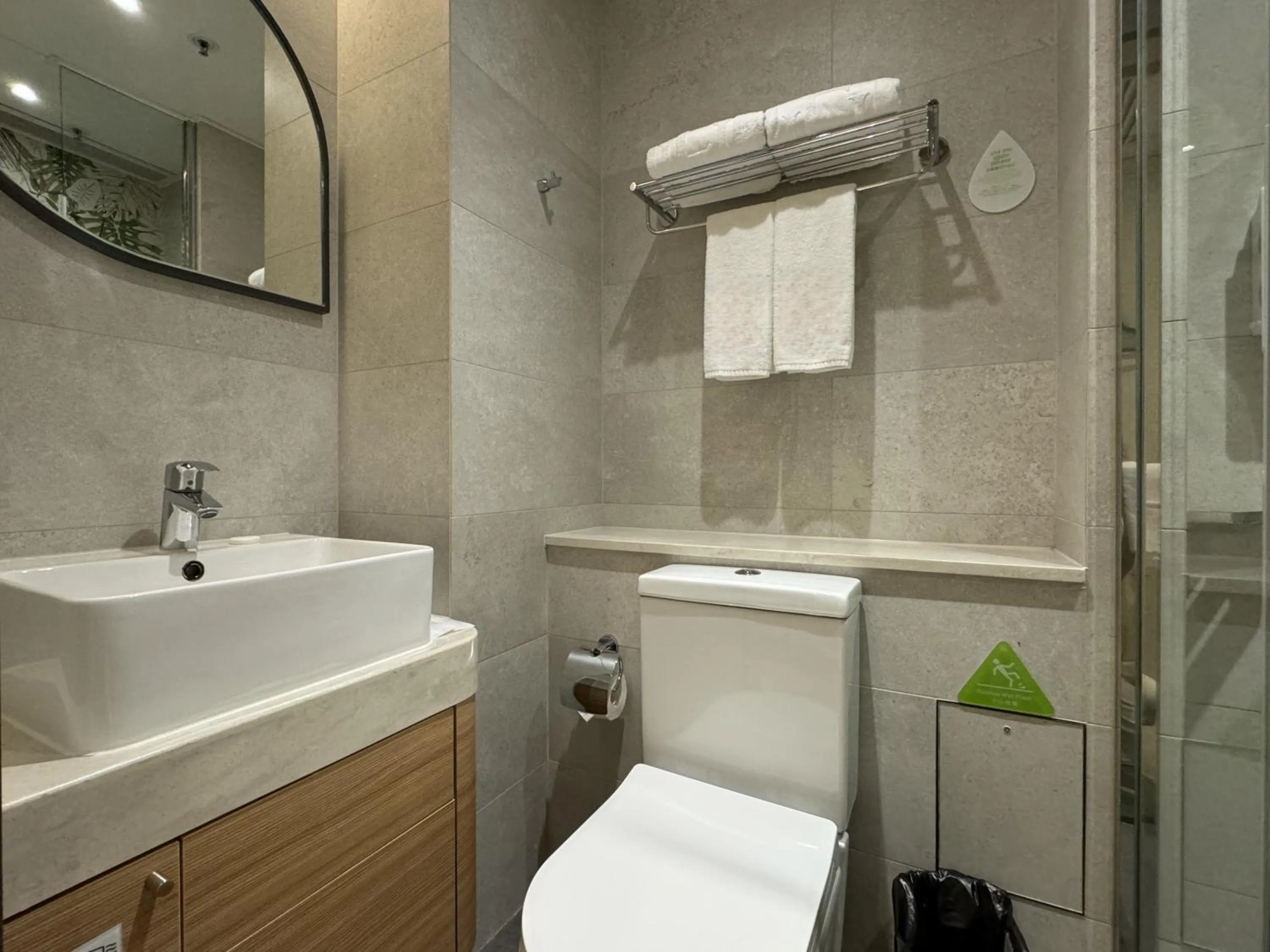 Toilet in Hotel YX Lai Chi Kok