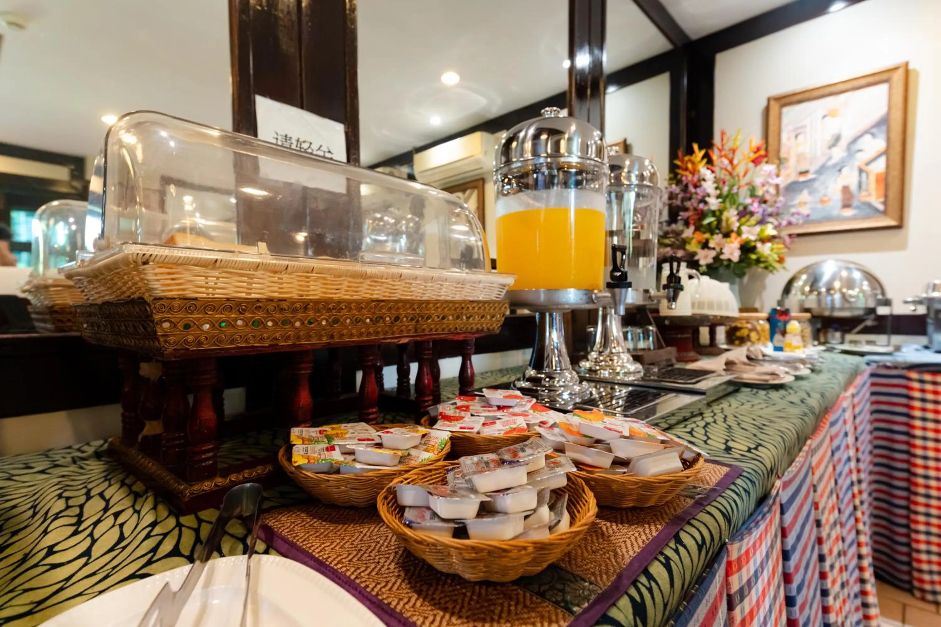 Restaurant/places to eat in Viang Thapae Resort