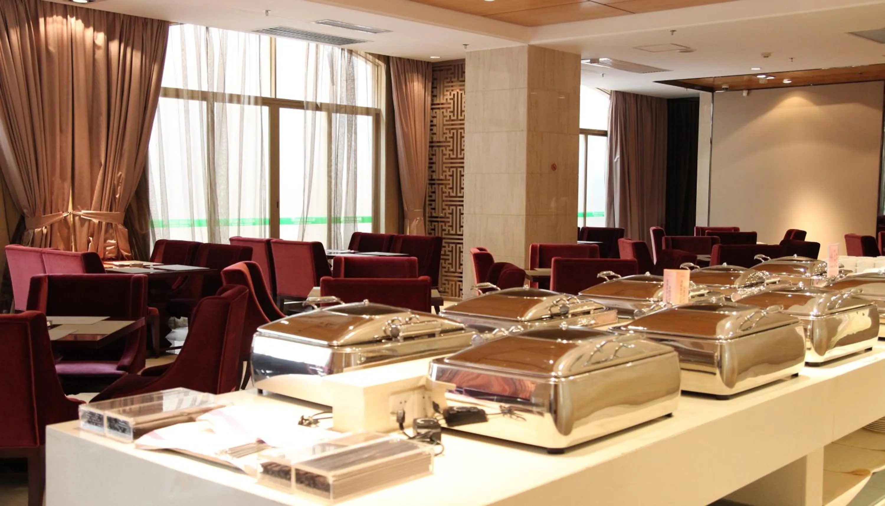 Restaurant/Places to Eat in Aoyuan Golf Hotel