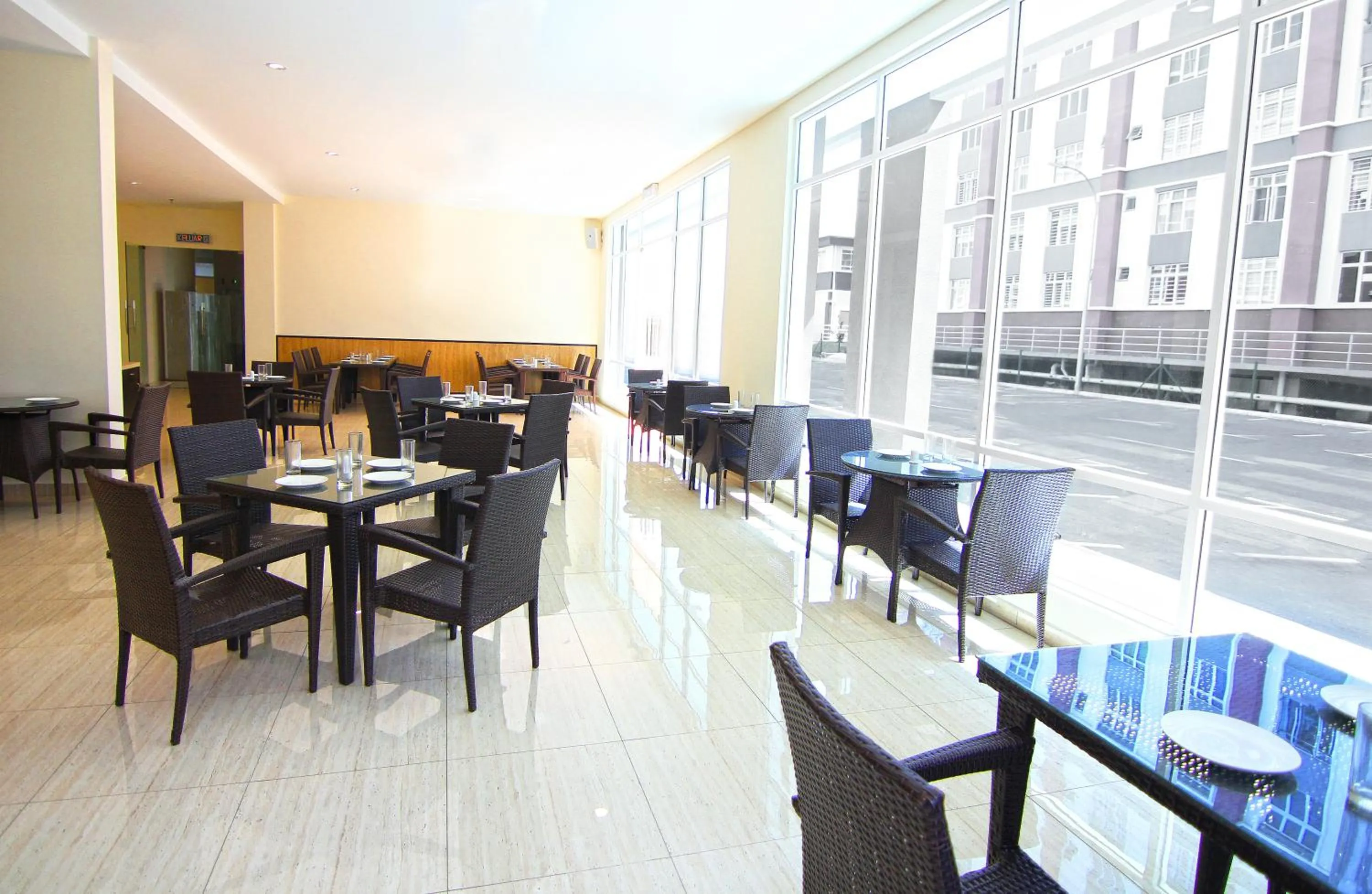 Restaurant/places to eat in Putatan Platinum Hotel