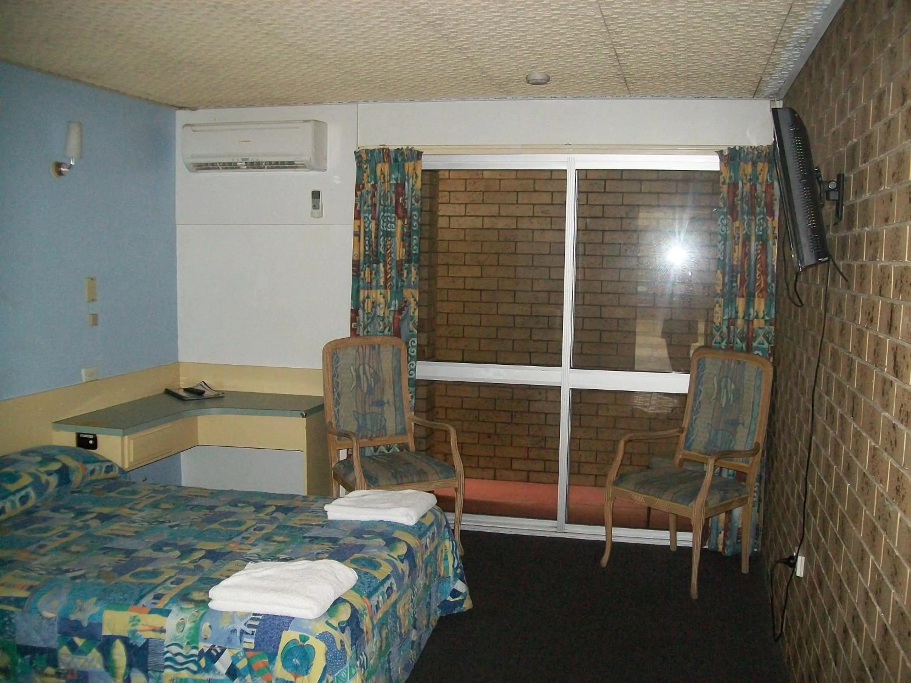 Bed in Sun Plaza Motel - Mackay