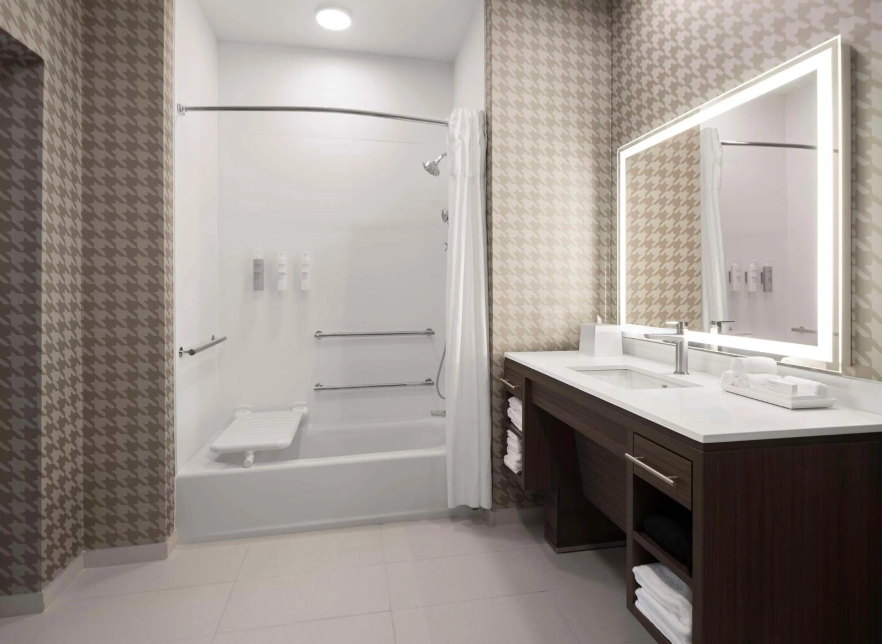 Bathroom in Home2 Suites by Hilton Orlando South Davenport