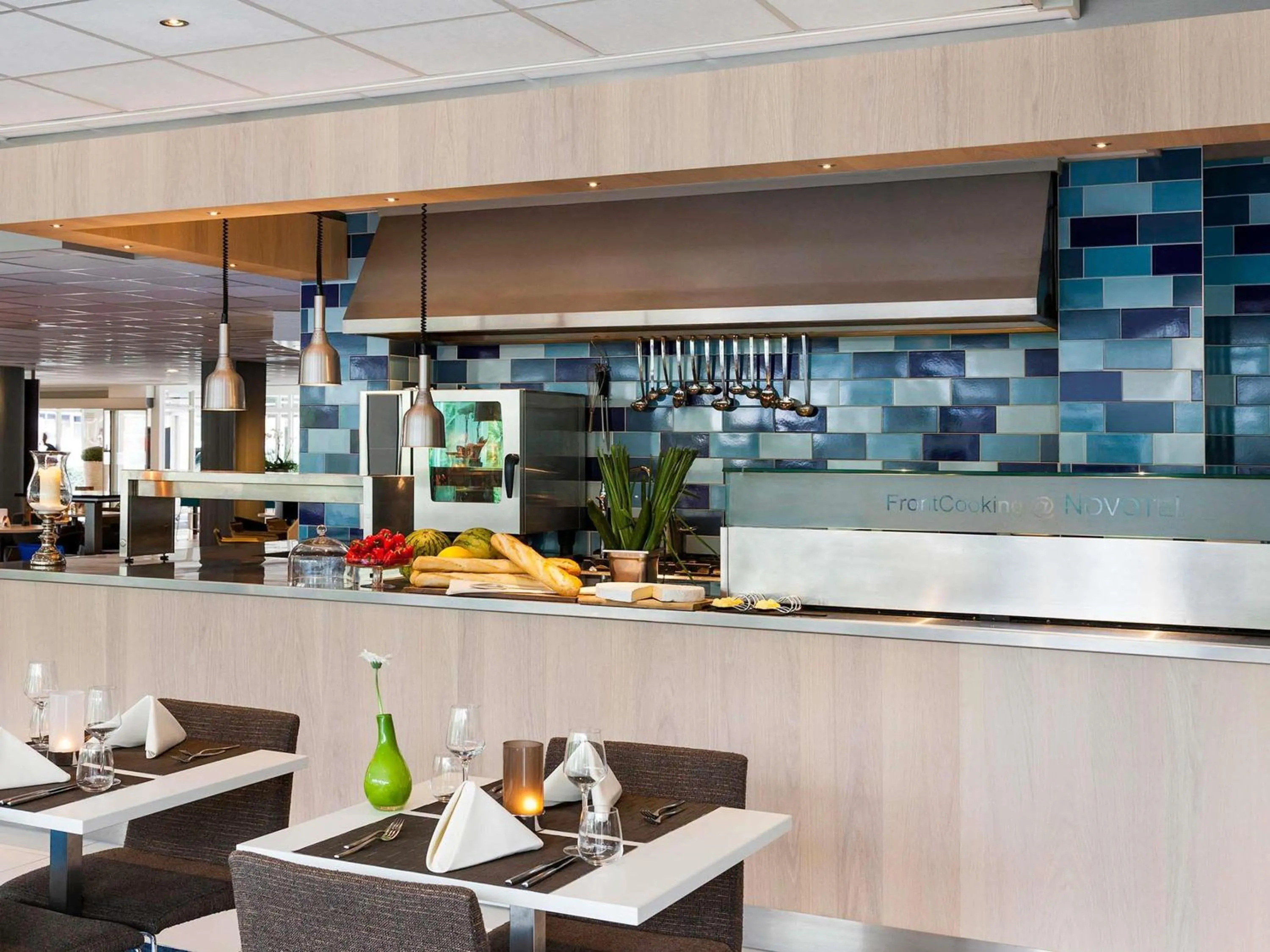 Restaurant/places to eat in Novotel Maastricht
