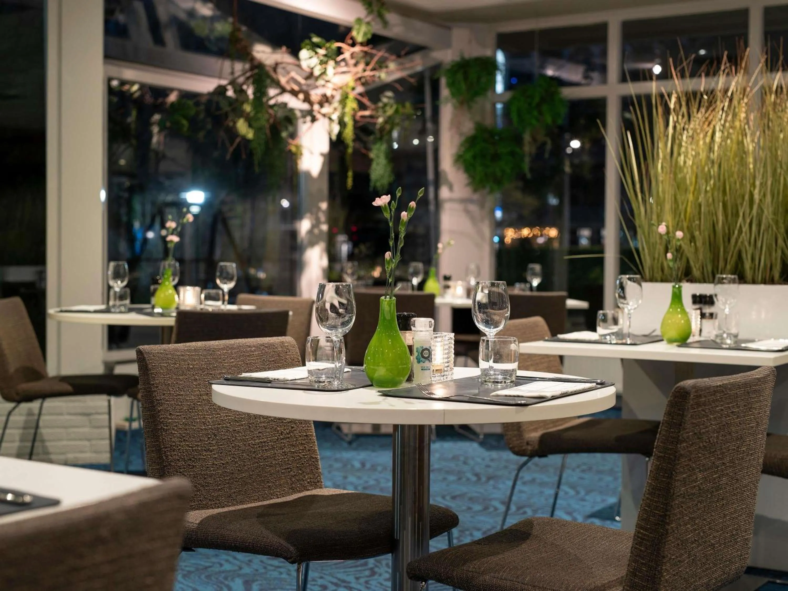 Restaurant/places to eat in Novotel Maastricht