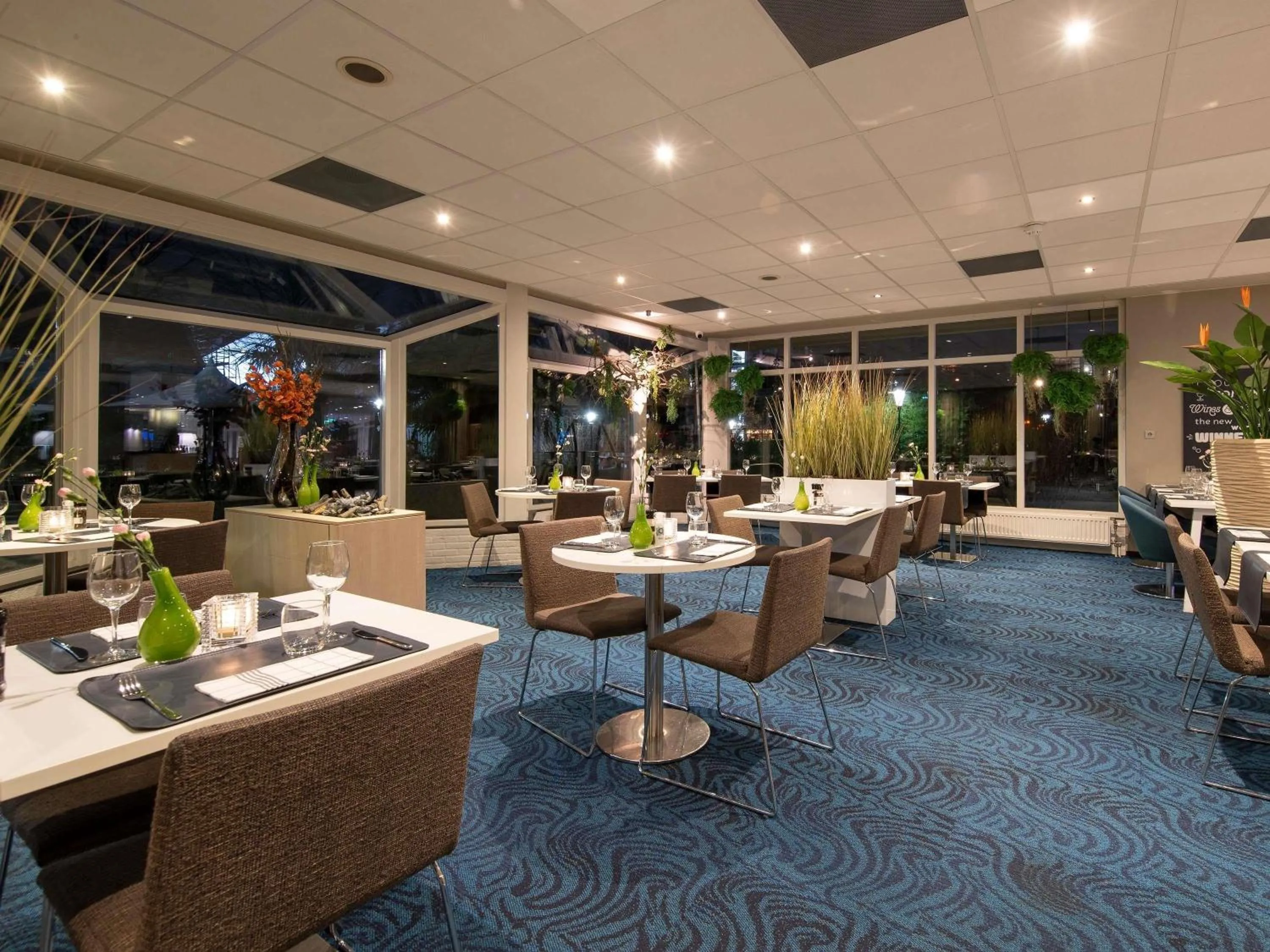 Restaurant/places to eat in Novotel Maastricht