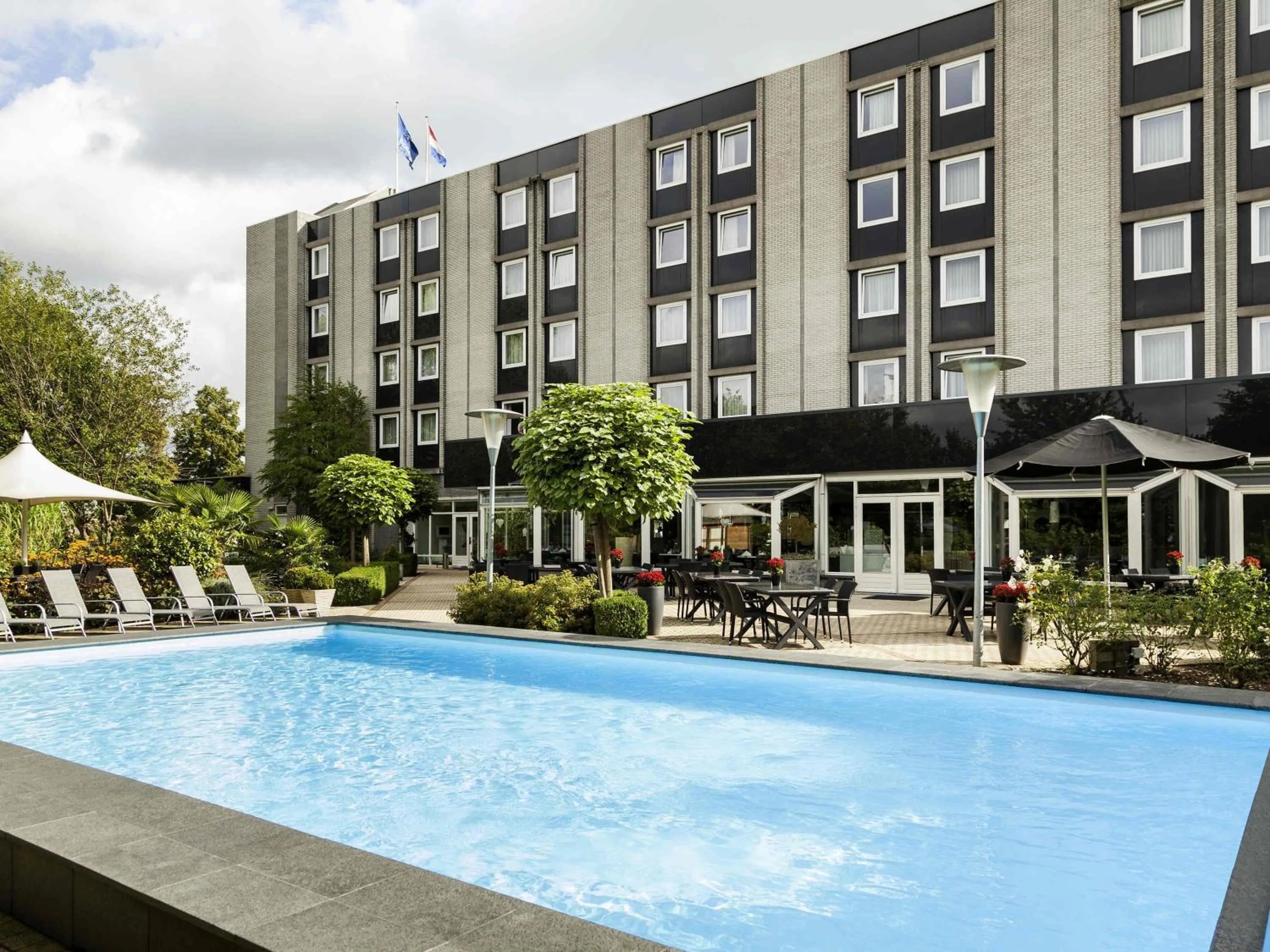 Pool view in Novotel Maastricht