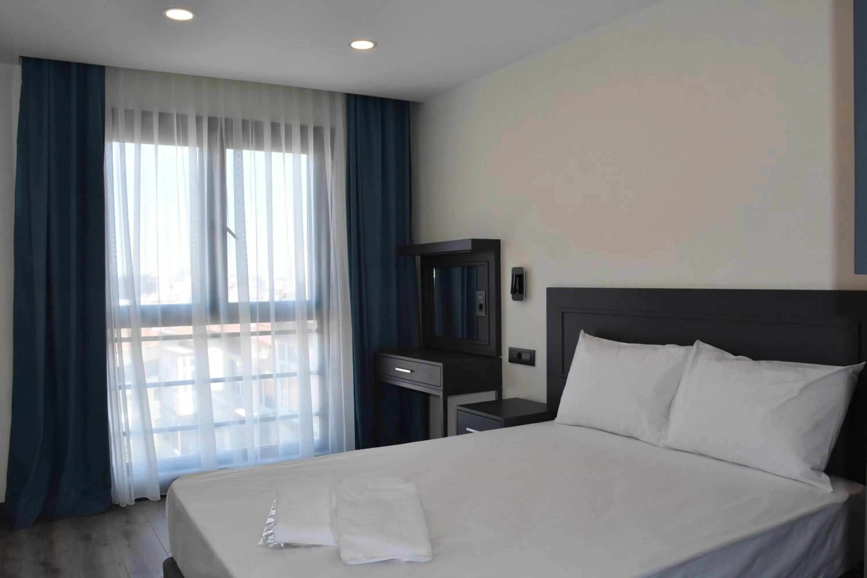 Bed in Shishly Palace Hotel