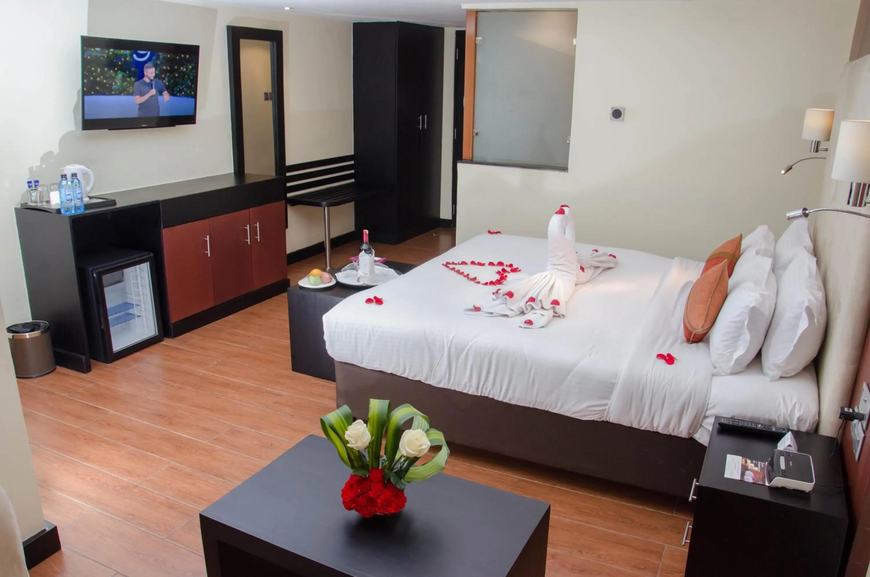 Bedroom, Bed in Best Western Plus Meridian Hotel