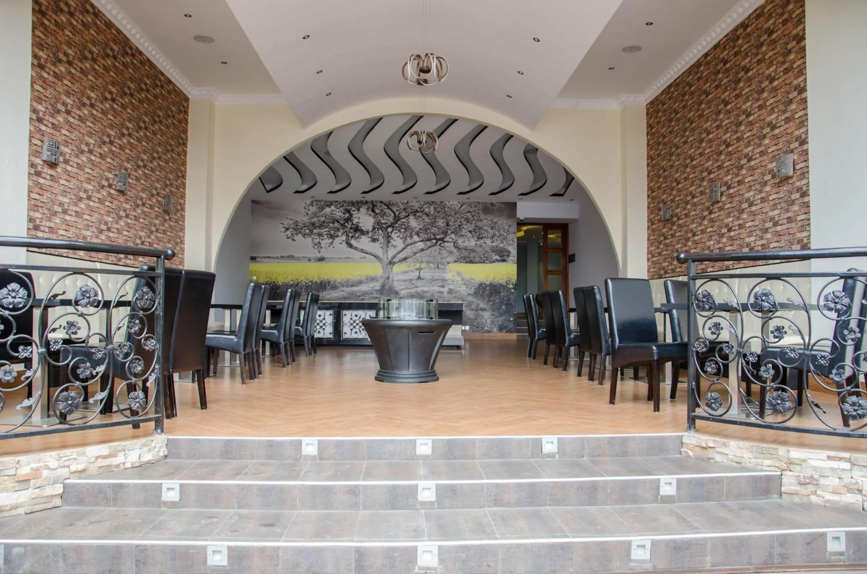 Property building in Best Western Plus Meridian Hotel