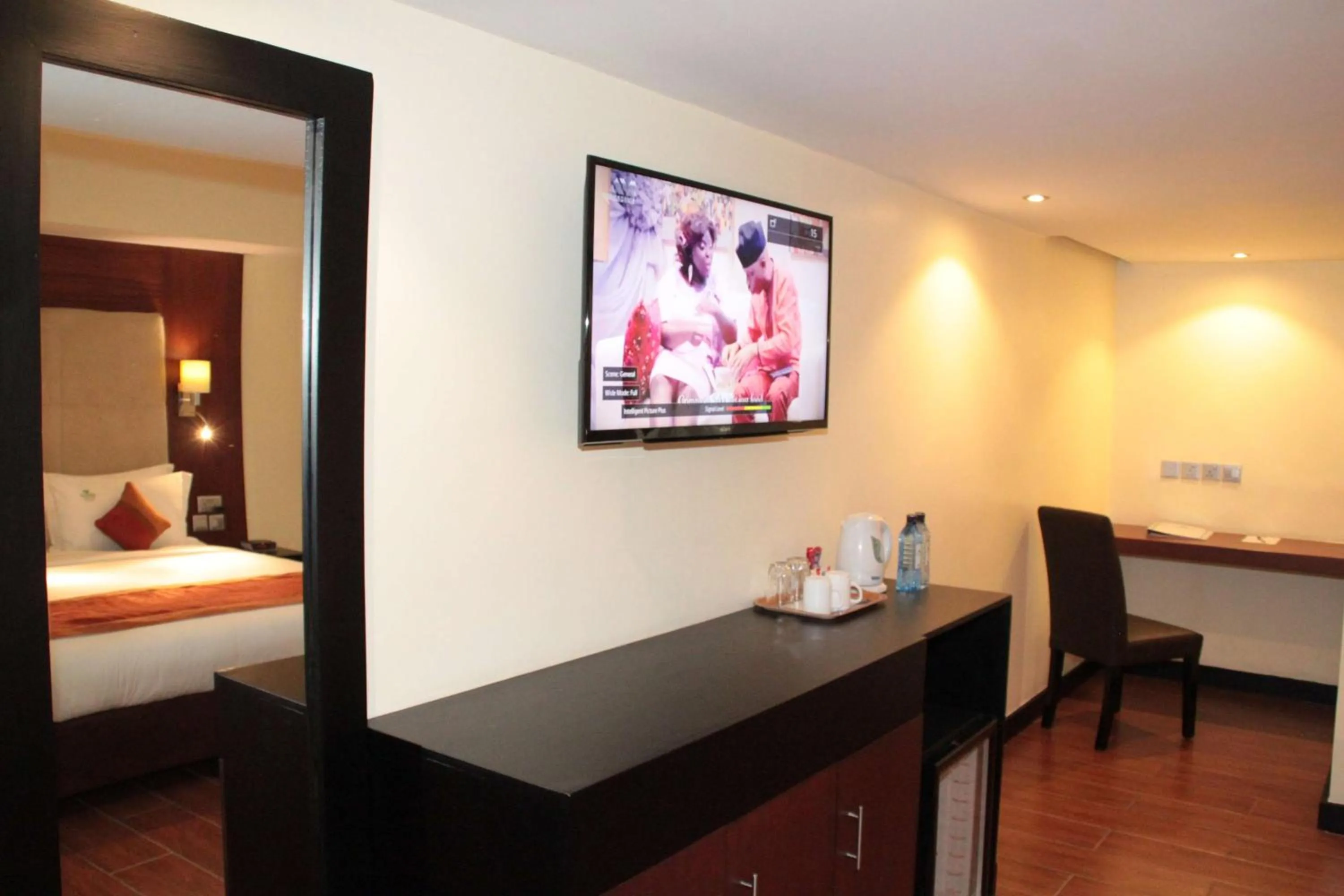 Photo of the whole room, Bed in Best Western Plus Meridian Hotel