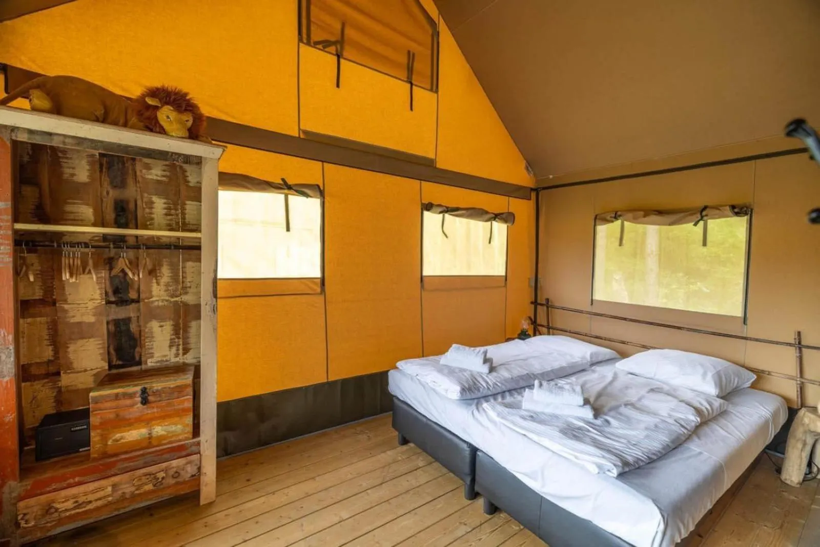 Bed in The Valley x Wilsum