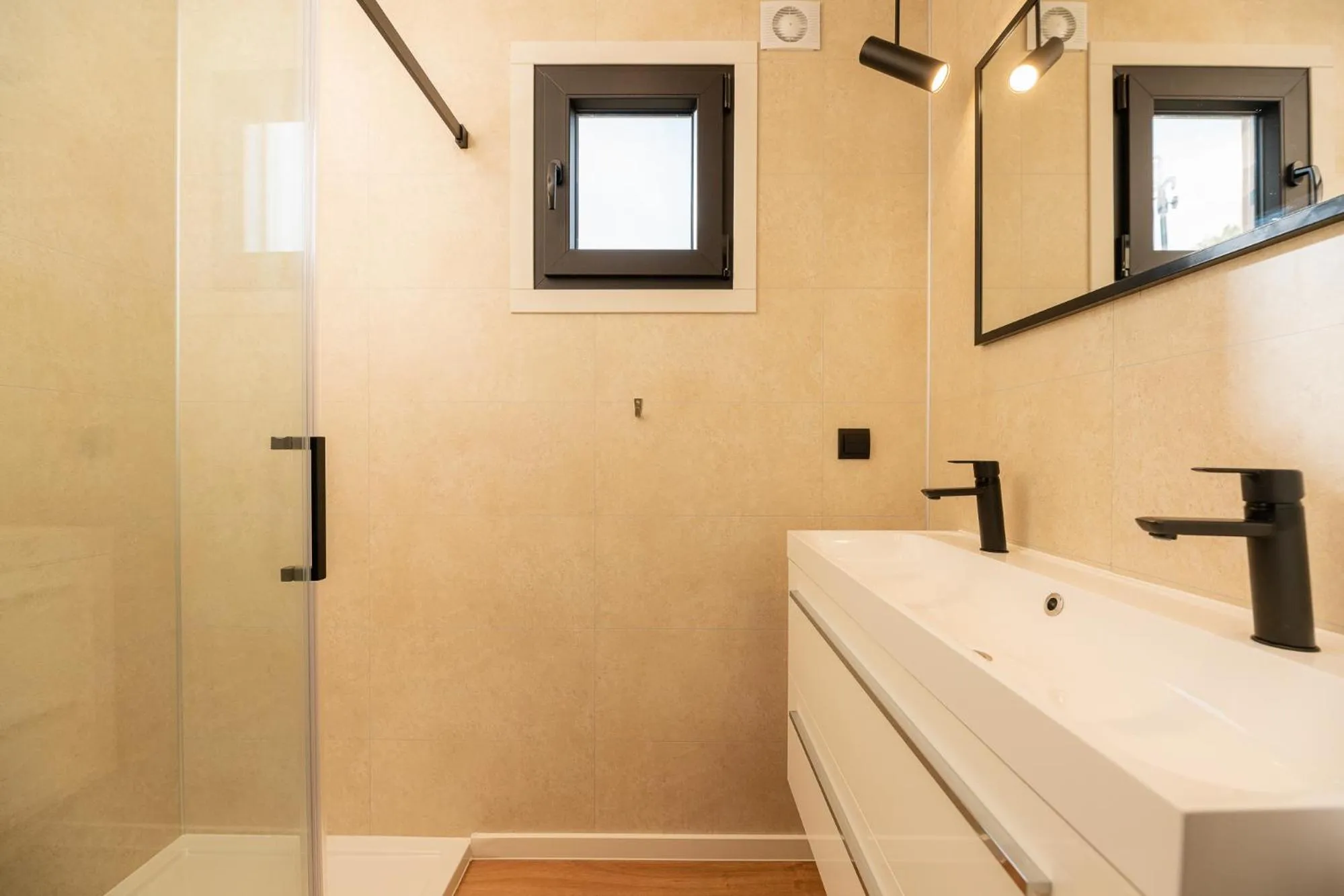 Shower in The Valley x Wilsum