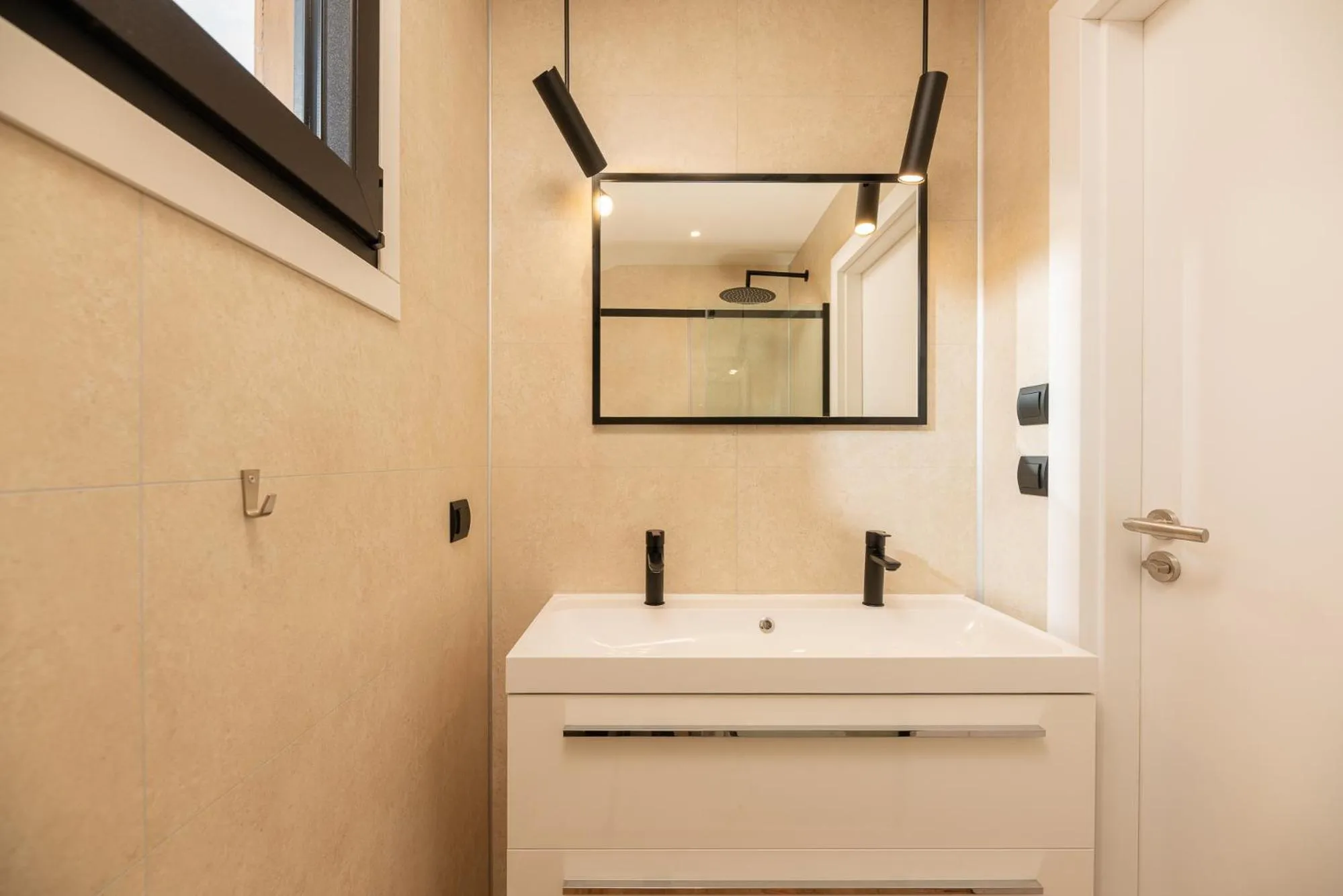 Bathroom in The Valley x Wilsum